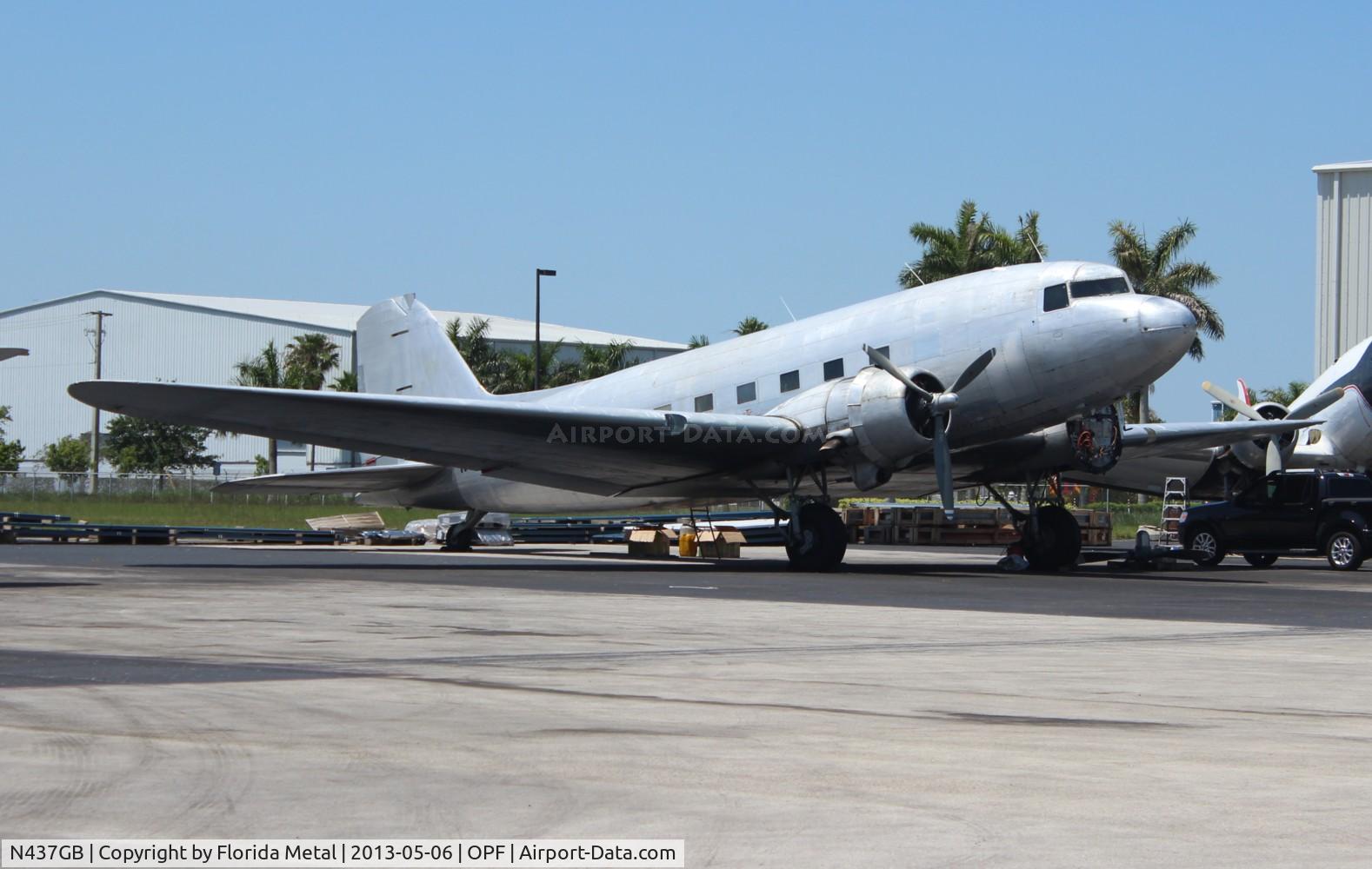 N437GB, 1944 Douglas DC3C-S1C3G (C-47A) C/N 19999, Douglas DC-3C