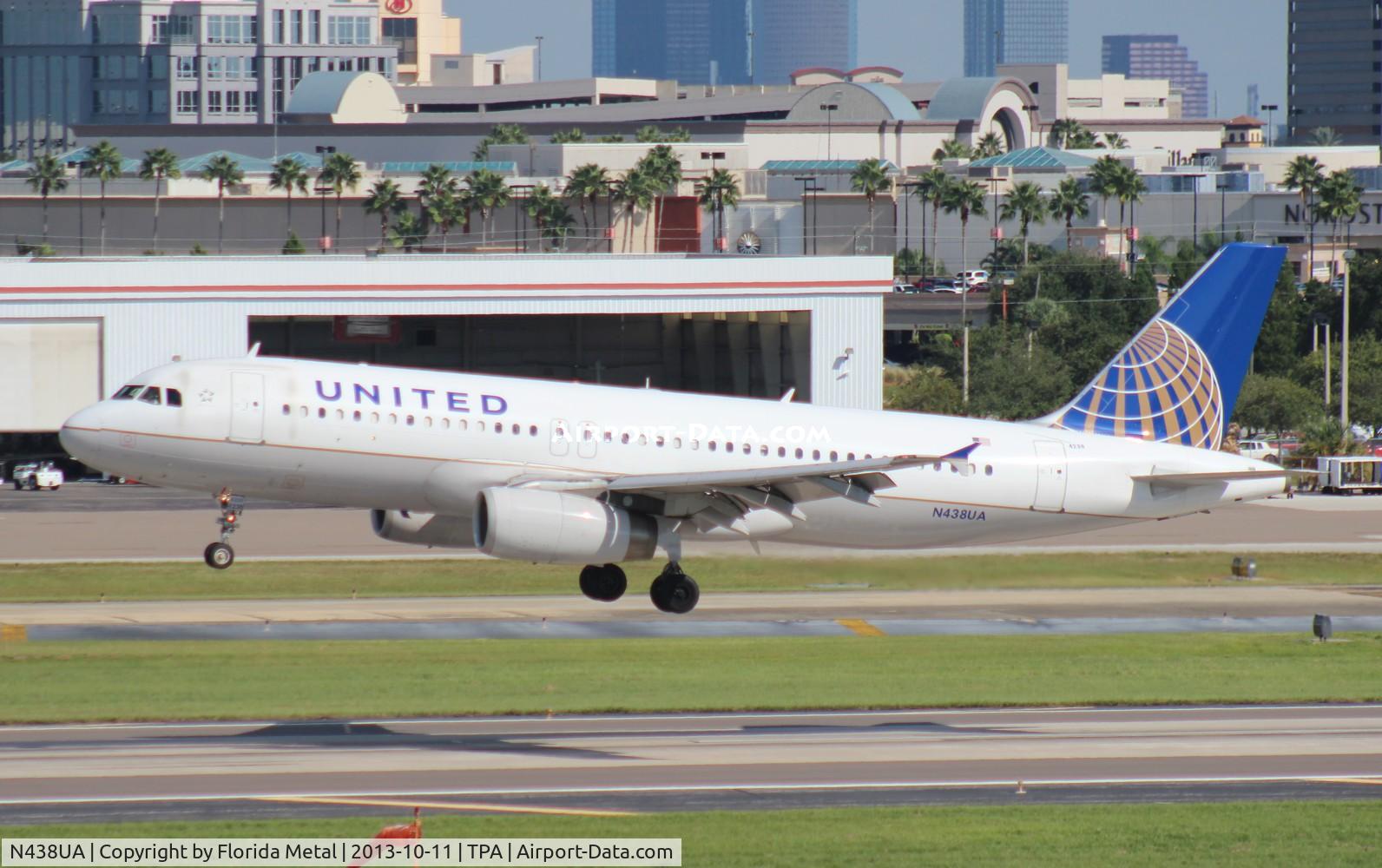 N438UA, 1997 Airbus A320-232 C/N 678, United A320