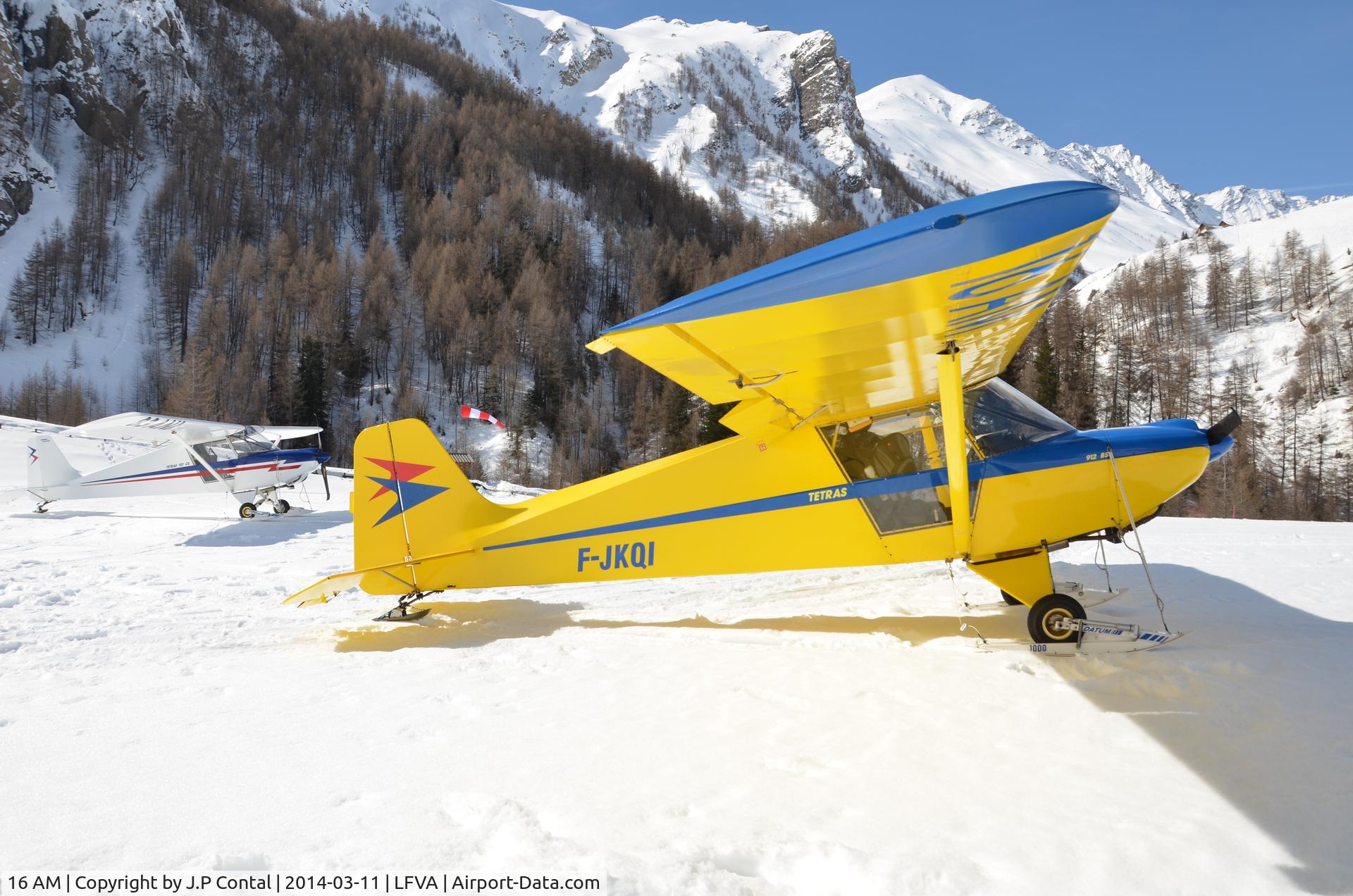 16 AM, Humbert Tétras 912 BS C/N Not found 16 AM, Otherwise, she wears another registration under the wing, look : 16AM.In France U/L aircraft have two different registrations.It's both abnormal and very disturbing !