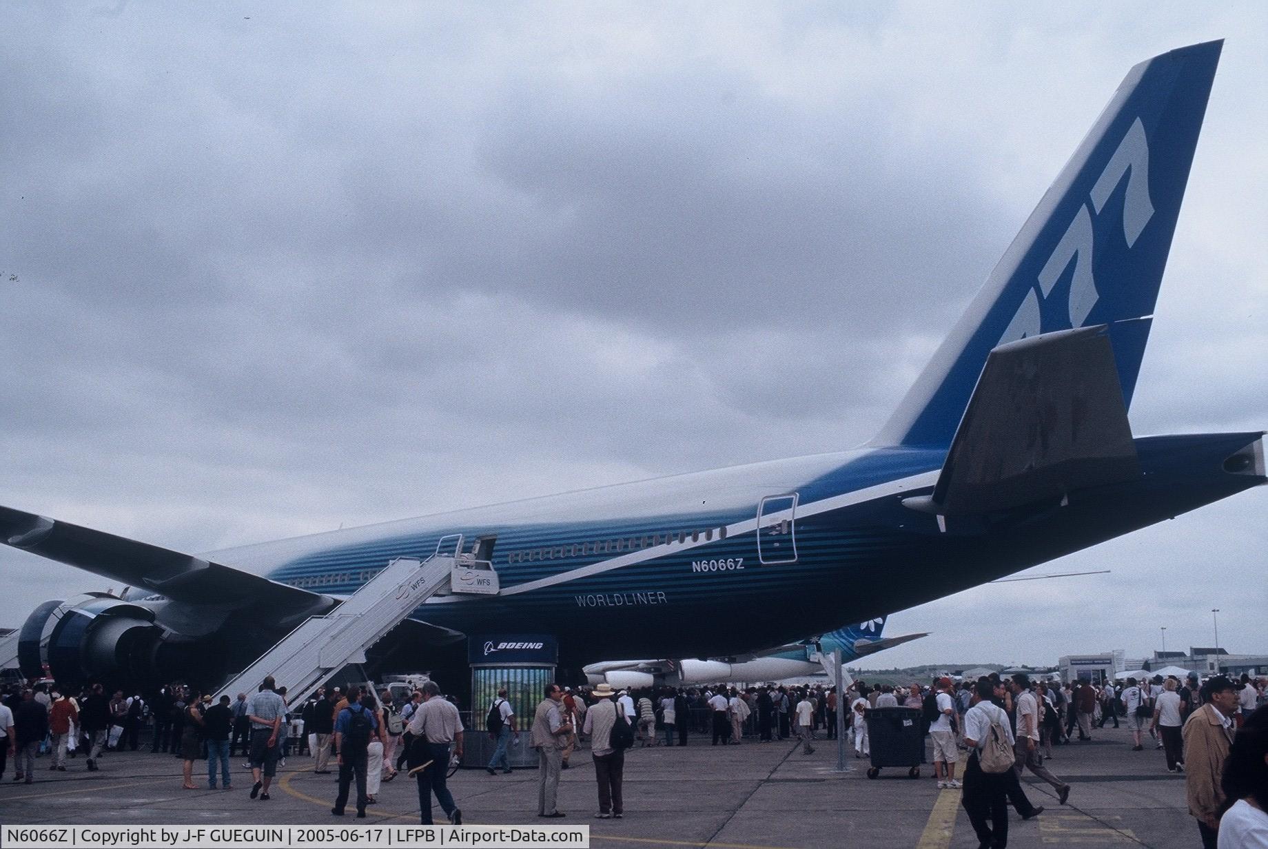 N6066Z, 2005 Boeing 777-240/LR C/N 33782, On display at Paris-Le Bourget 2005 airshow.