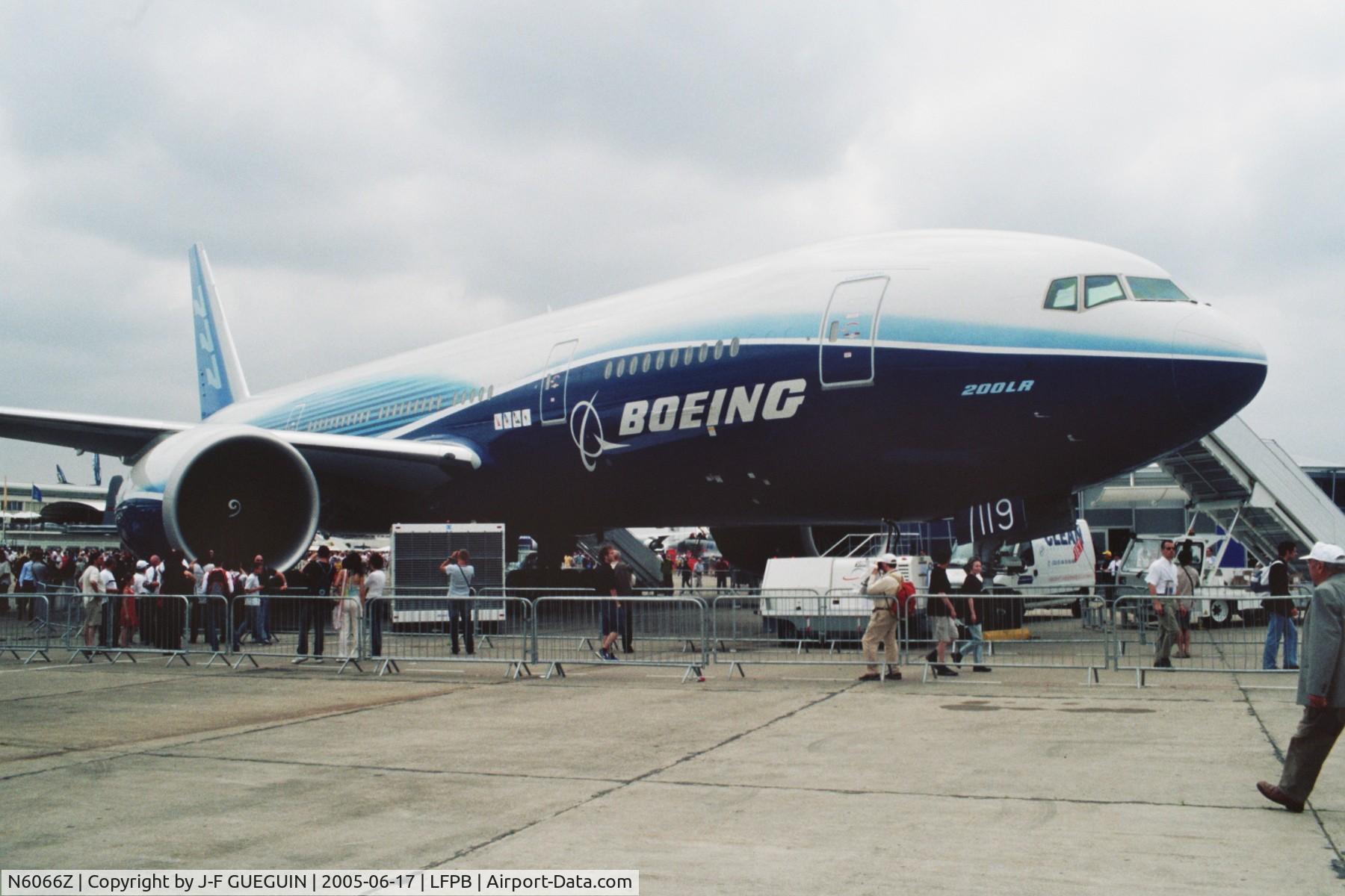 N6066Z, 2005 Boeing 777-240/LR C/N 33782, On display at Paris-Le Bourget 2005 airshow.