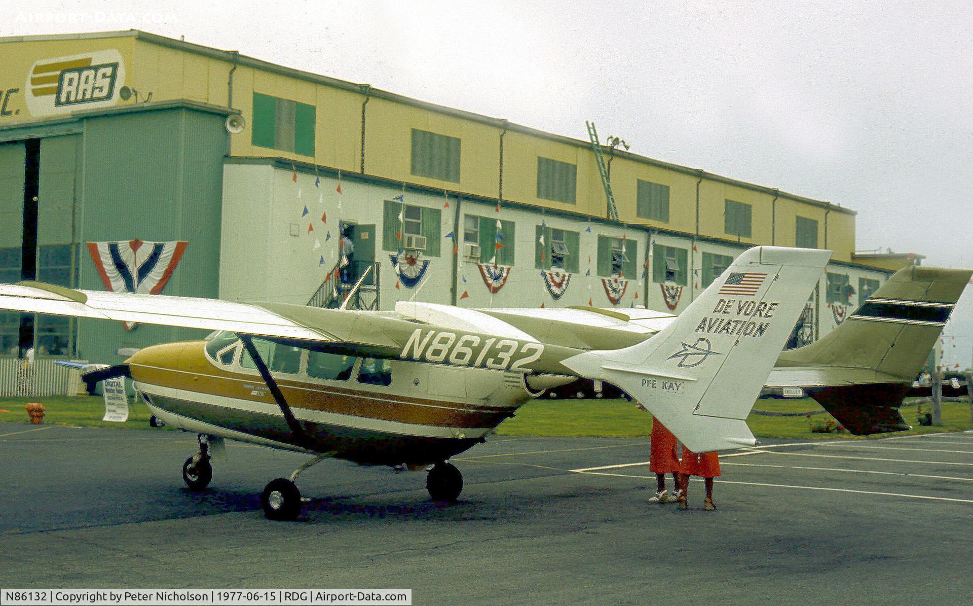 N86132, 1969 Cessna 337D Super Skymaster C/N 337-1091, Cessna 337D on display at the 1977 Reading Airshow.