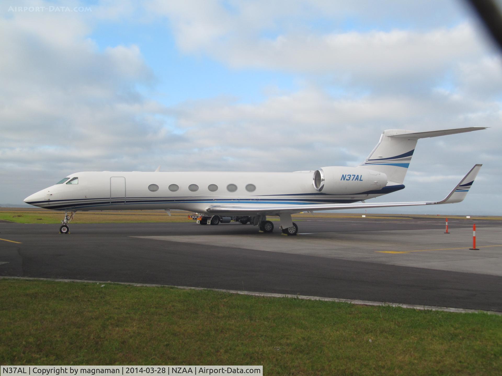 N37AL, 2000 Gulfstream Aerospace G-V C/N 605, Not an MU2 but Gulf V at AKL c/n 605