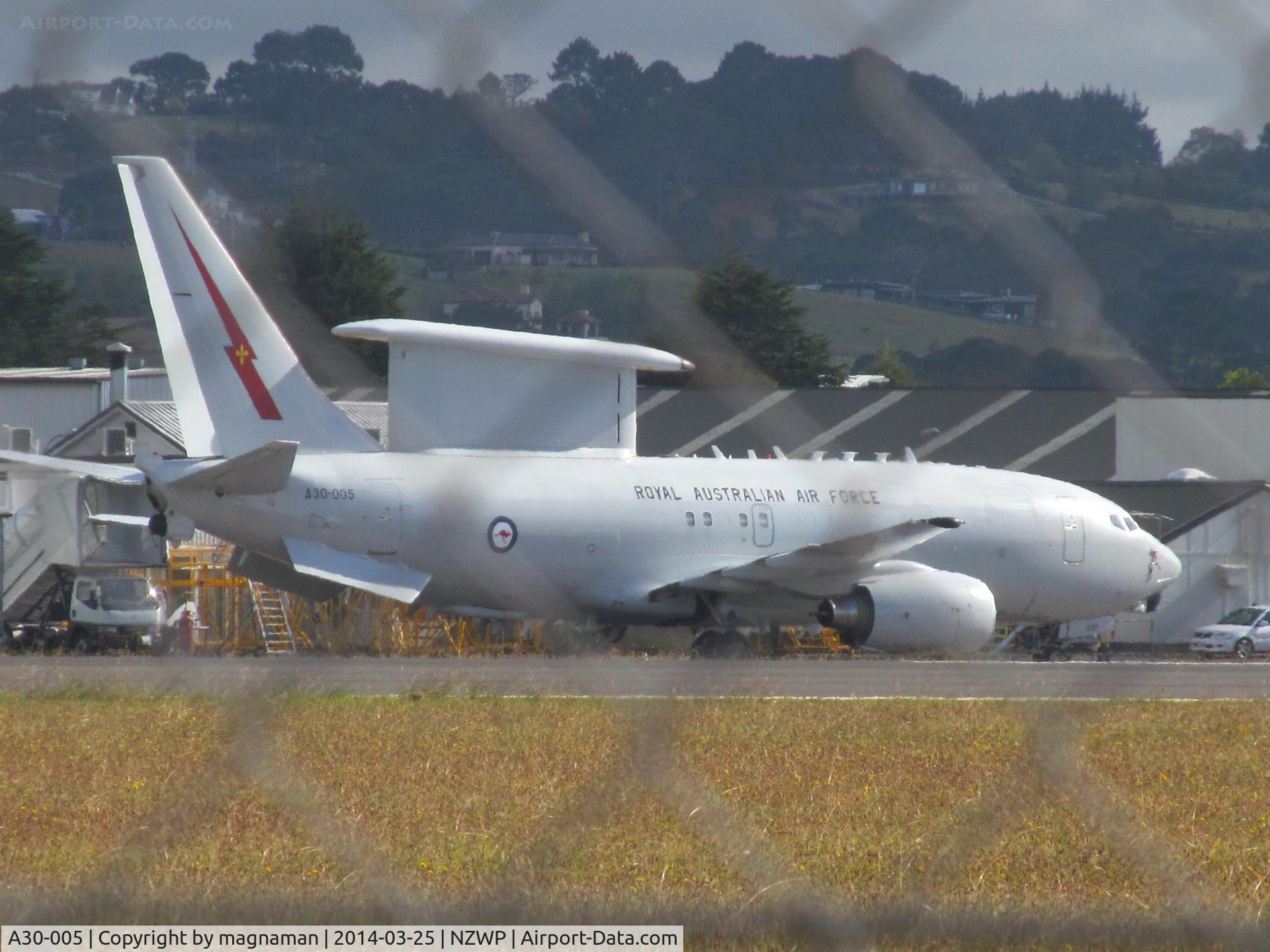 A30-005, 2006 Boeing E-7A Wedgetail (737-7ES) C/N 33986, Poor photo but better something than nothing.
Weird AWACS Australian visitor.