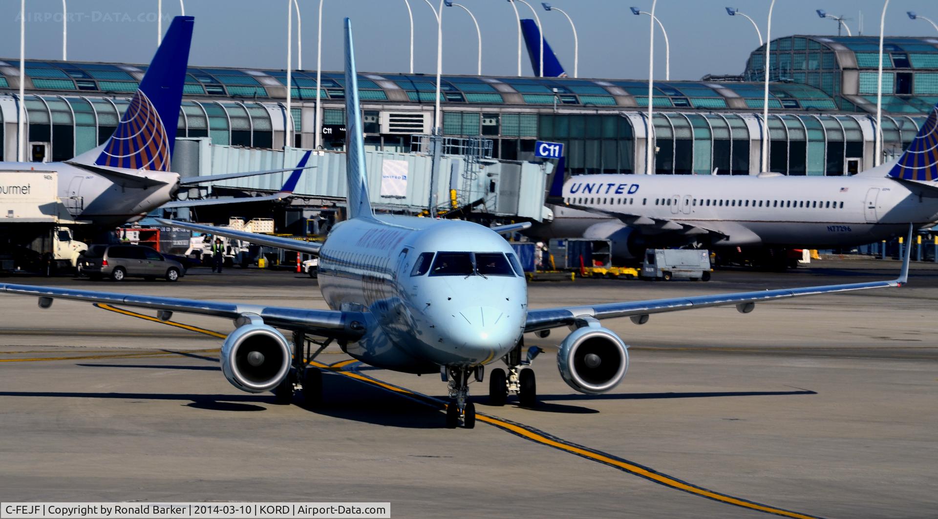 C-FEJF, 2005 Embraer 175SU (ERJ-170-200SU) C/N 17000091, Taxi Chicago