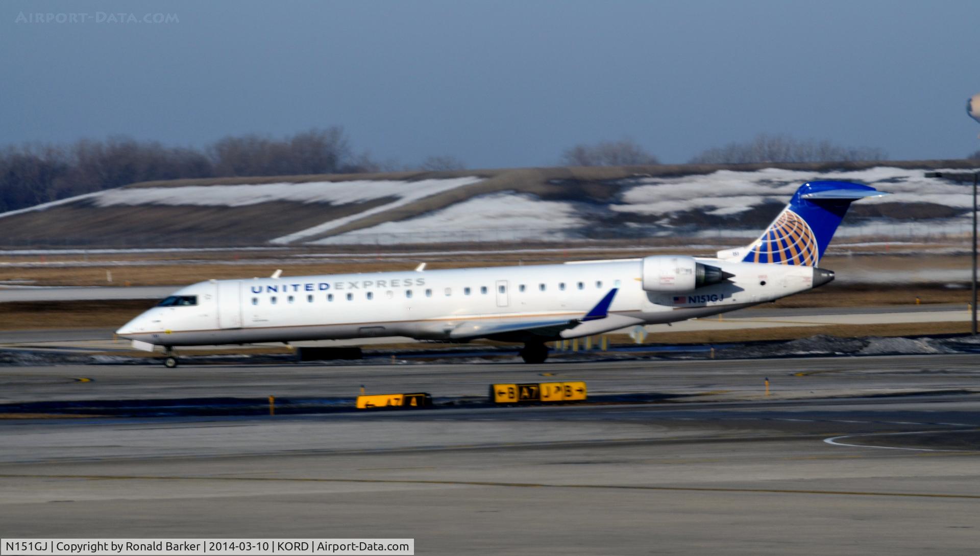 N151GJ, 2005 Bombardier CRJ-702 (CL-600-2C10) Regional Jet C/N 10216, Taxi Chicago