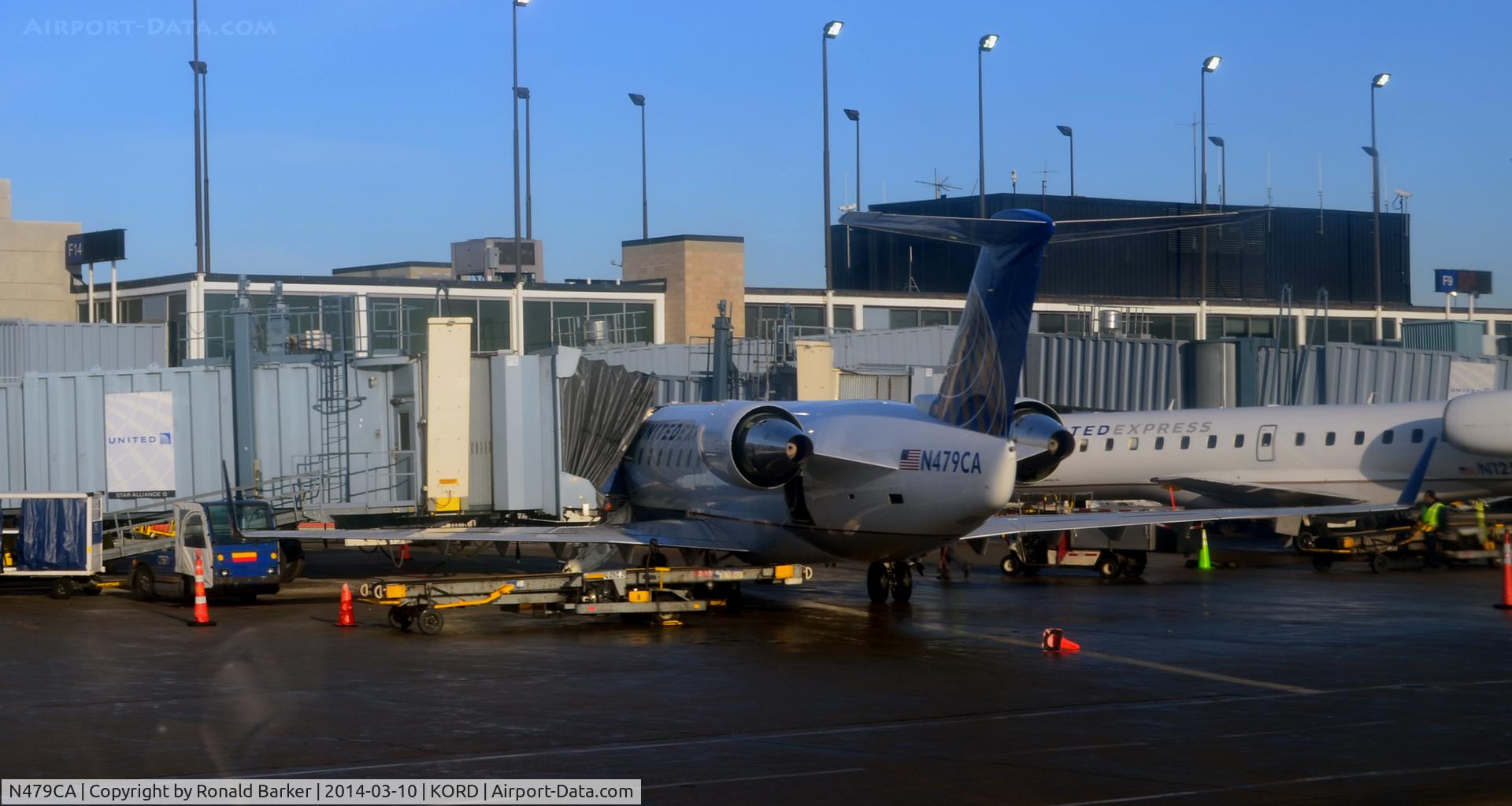N479CA, 2002 Bombardier CRJ-200ER (CL-600-2B19) C/N 7675, At the gate Chicago
