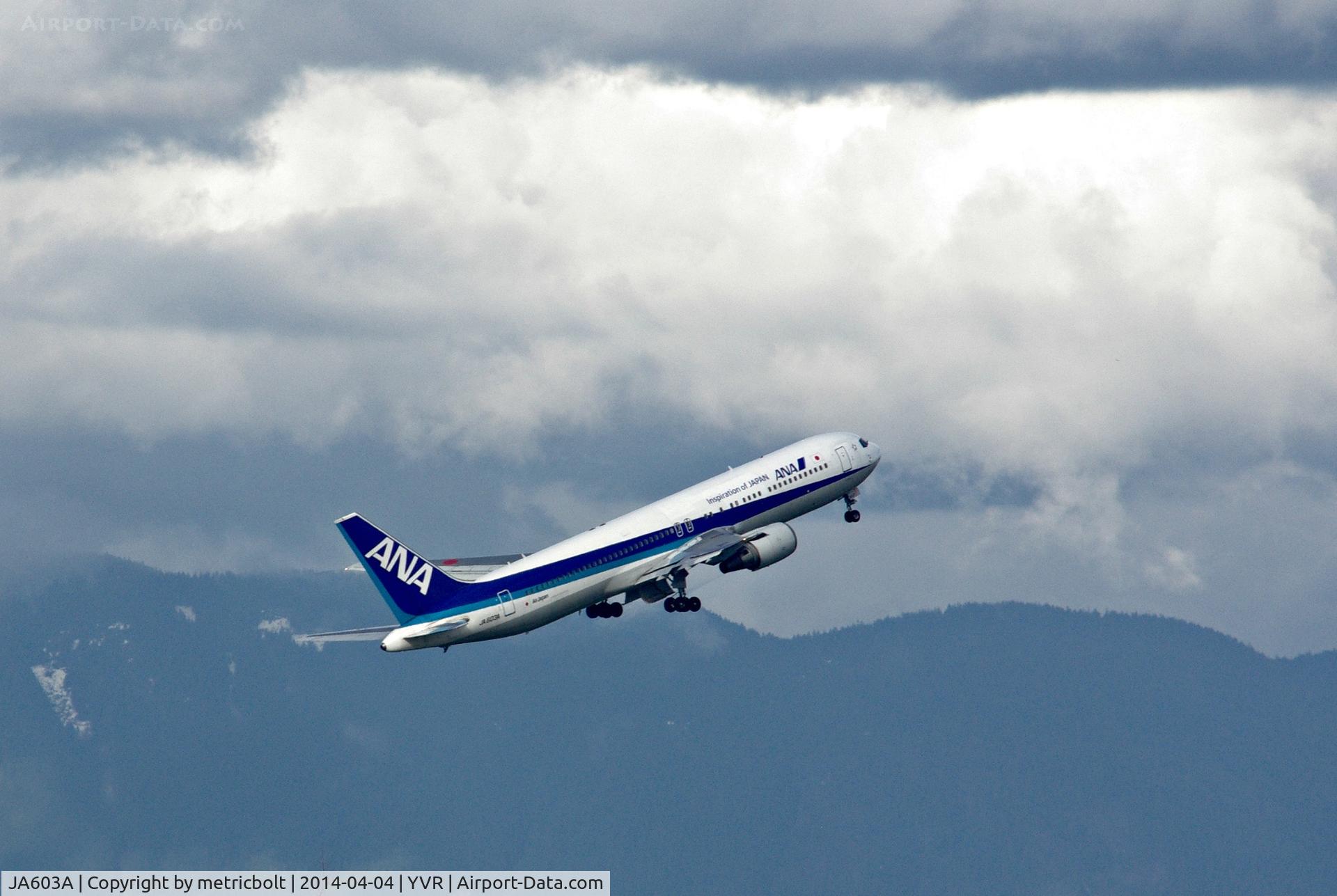 JA603A, 2002 Boeing 767-381/ER C/N 32972, Departure to Haneda