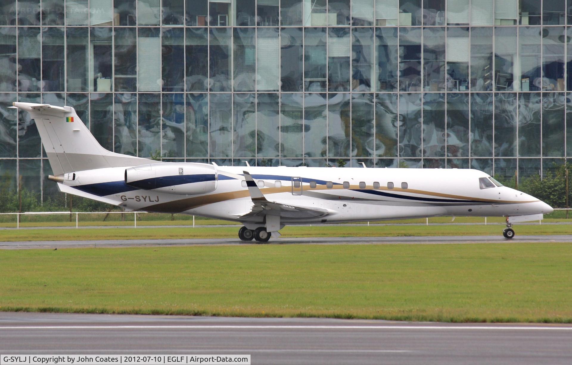G-SYLJ, 2005 Embraer EMB-135BJ Legacy C/N 14500937, Departing