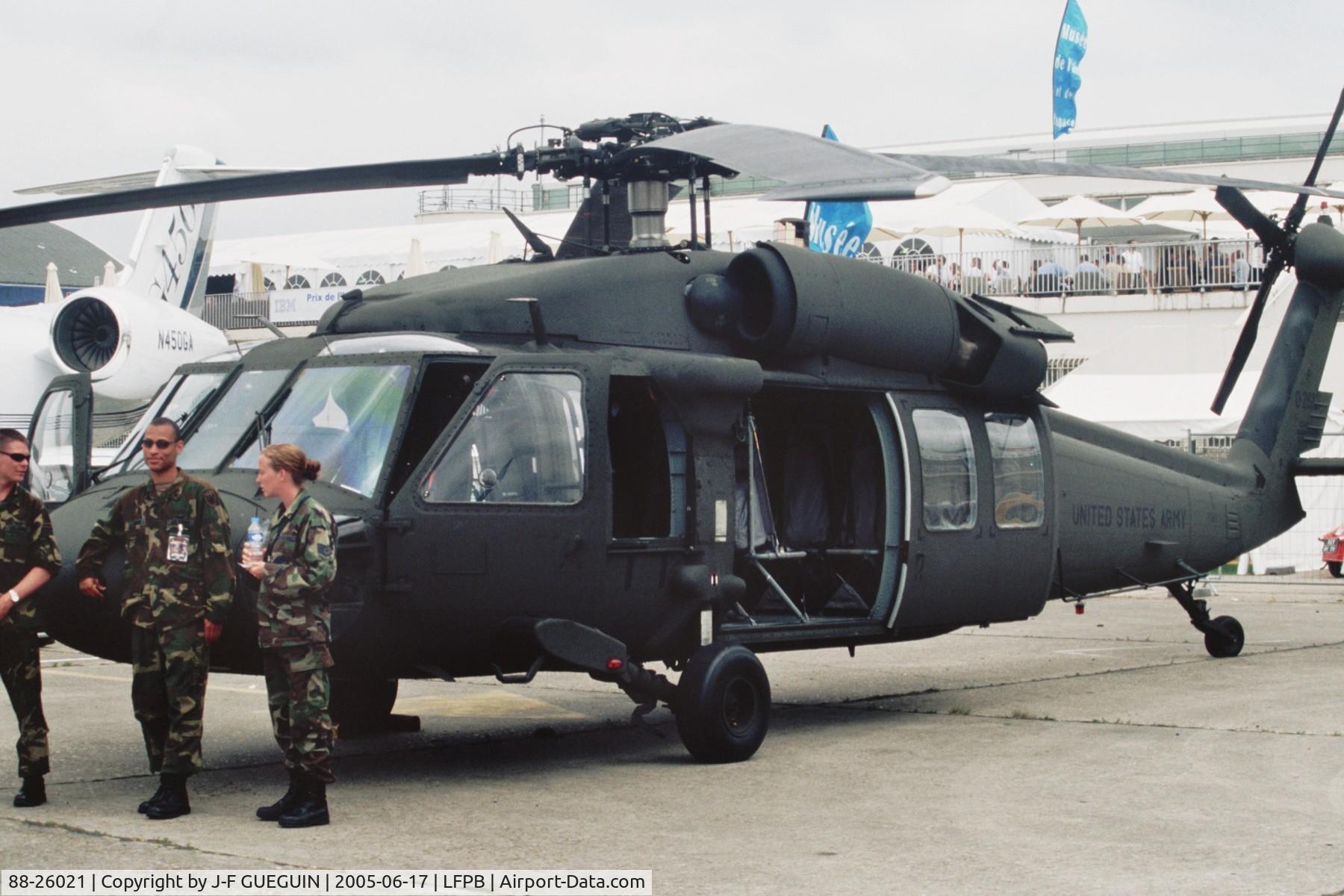 88-26021, 1988 Sikorsky UH-60A Black Hawk C/N 70-1229, On display at Paris-Le Bourget 2005 airshow.