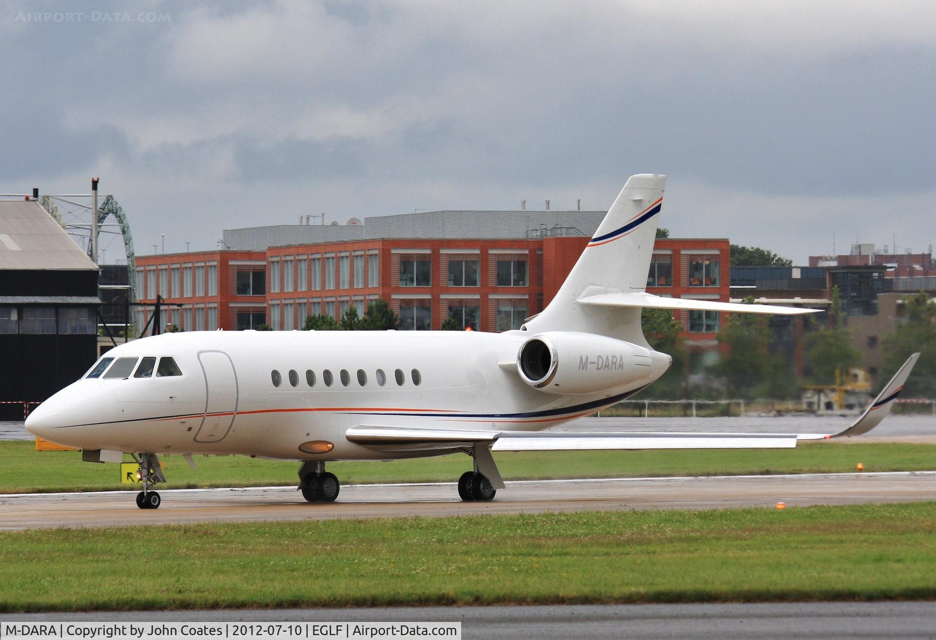 M-DARA, 2008 Dassault Falcon 2000LX C/N 177, Lining up