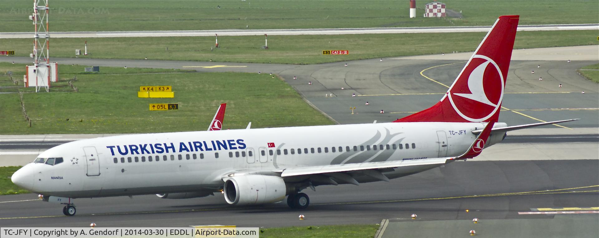 TC-JFY, 2000 Boeing 737-8F2 C/N 29783/497, Turkish Airlines, is here on its way to the gate, shortly after landing at Düsseldorf Int'l(EDDL)