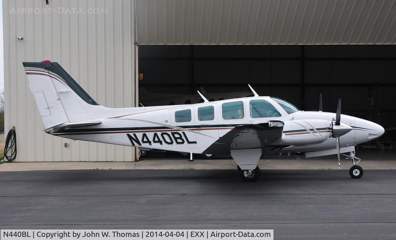 N440BL, 1977 Beech 58 Baron C/N TH-801, At Rest....