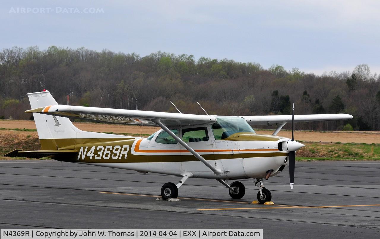 N4369R, 1974 Cessna 172M C/N 17263120, At Rest....