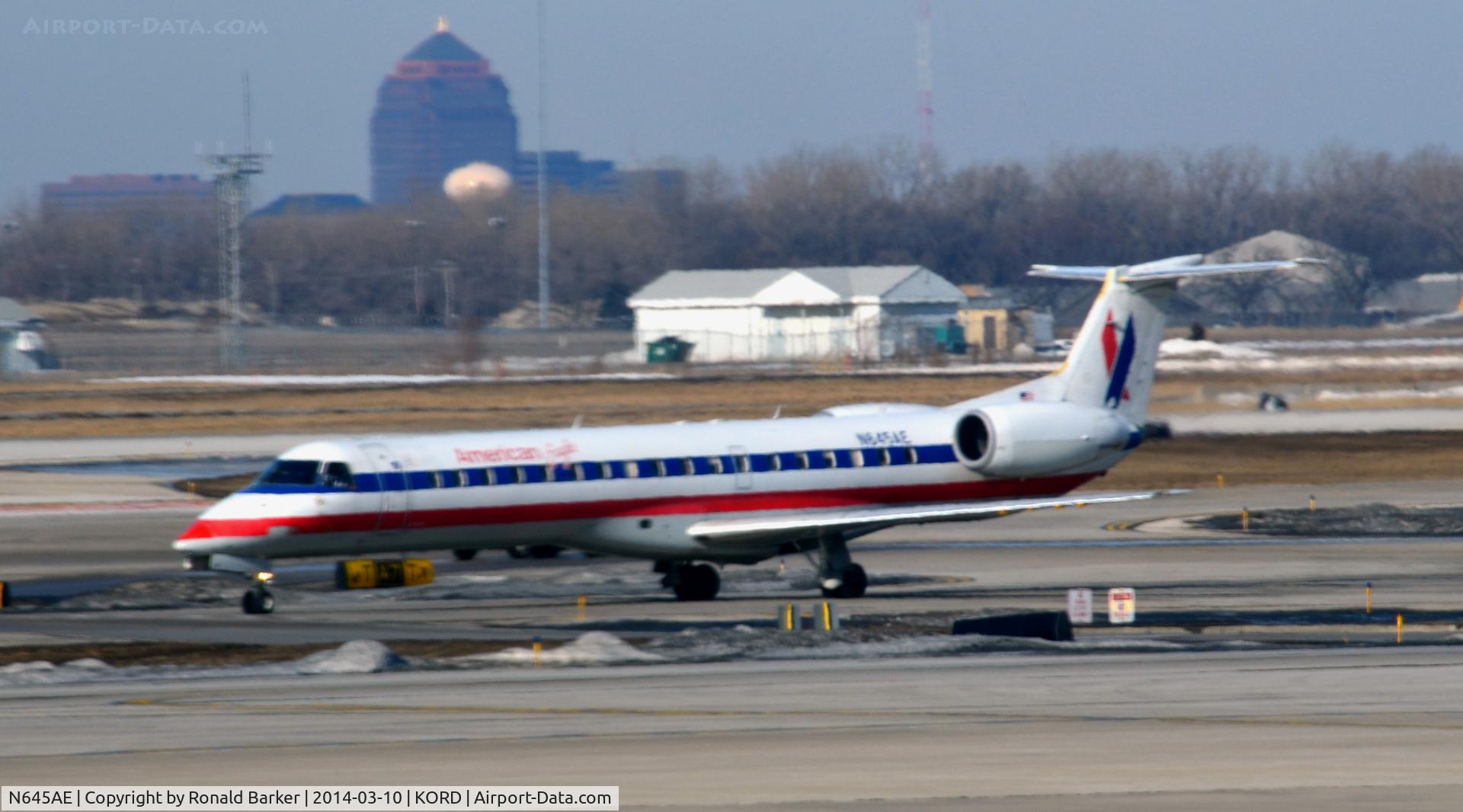 N645AE, 2000 Embraer ERJ-145LR (EMB-145LR) C/N 145212, Taxi Chicago