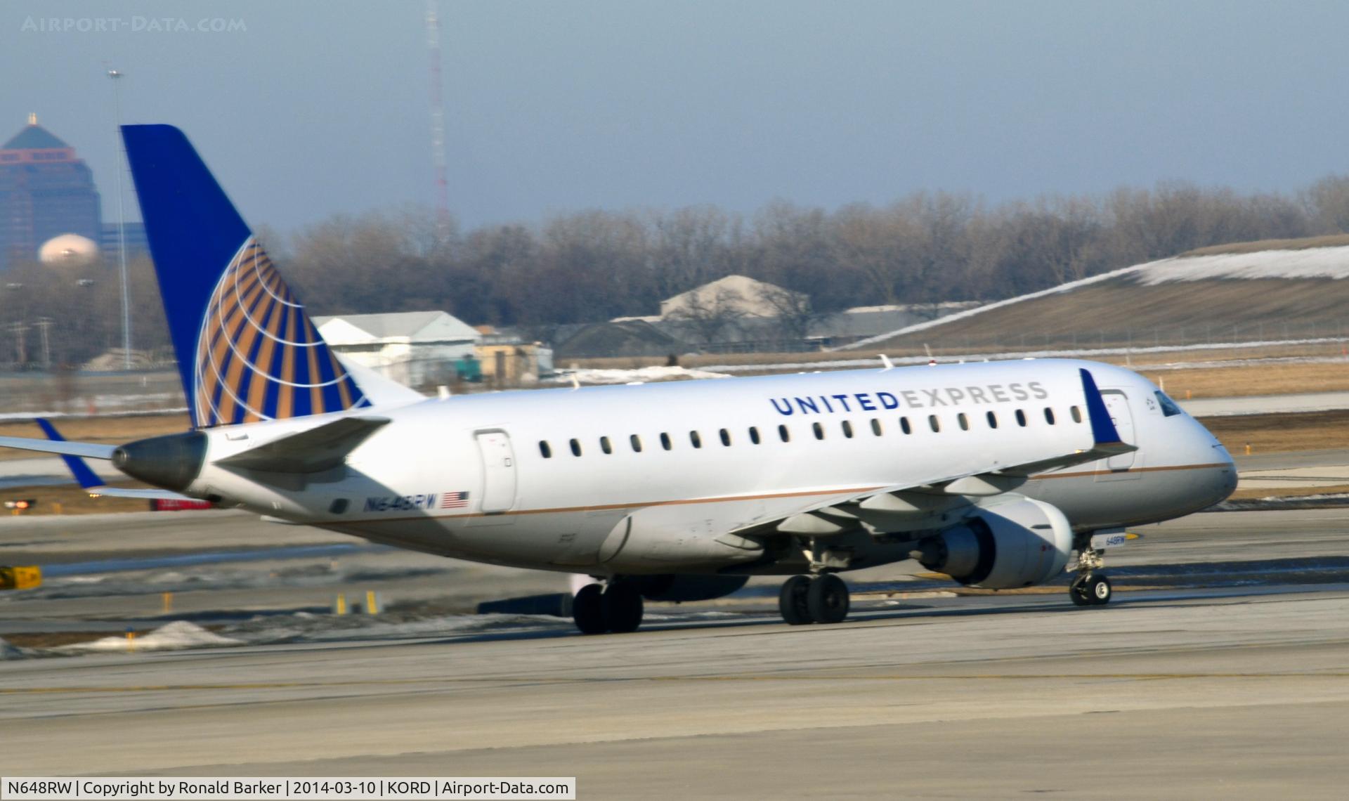 N648RW, 2005 Embraer 170SE (ERJ-170-100SE) C/N 17000068, Taxi Chicago