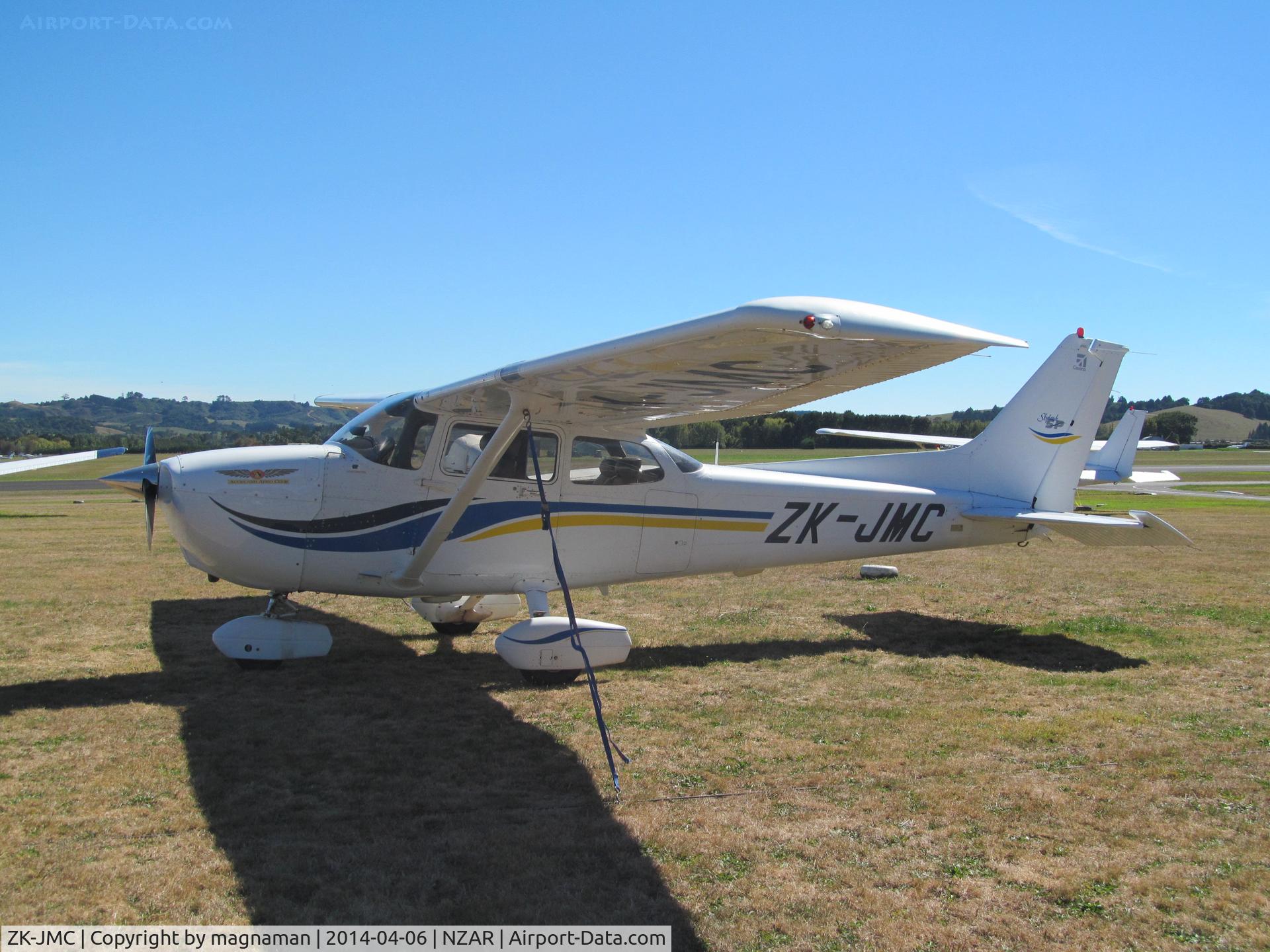 ZK-JMC, Cessna 172S C/N 172S8513, Not in usual area today - nice close up