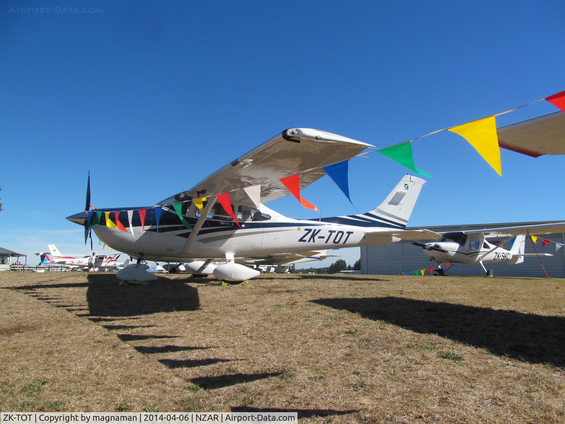 ZK-TOT, 2006 Cessna 182T Skylane C/N 18281768, For sale - bit like spurs