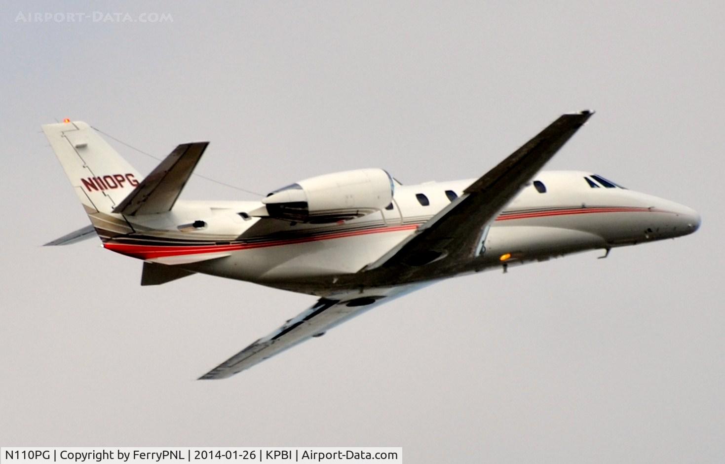 N110PG, 2004 Cessna 560XLS Citation Excel C/N 560-5515, Citation XLS taking-off