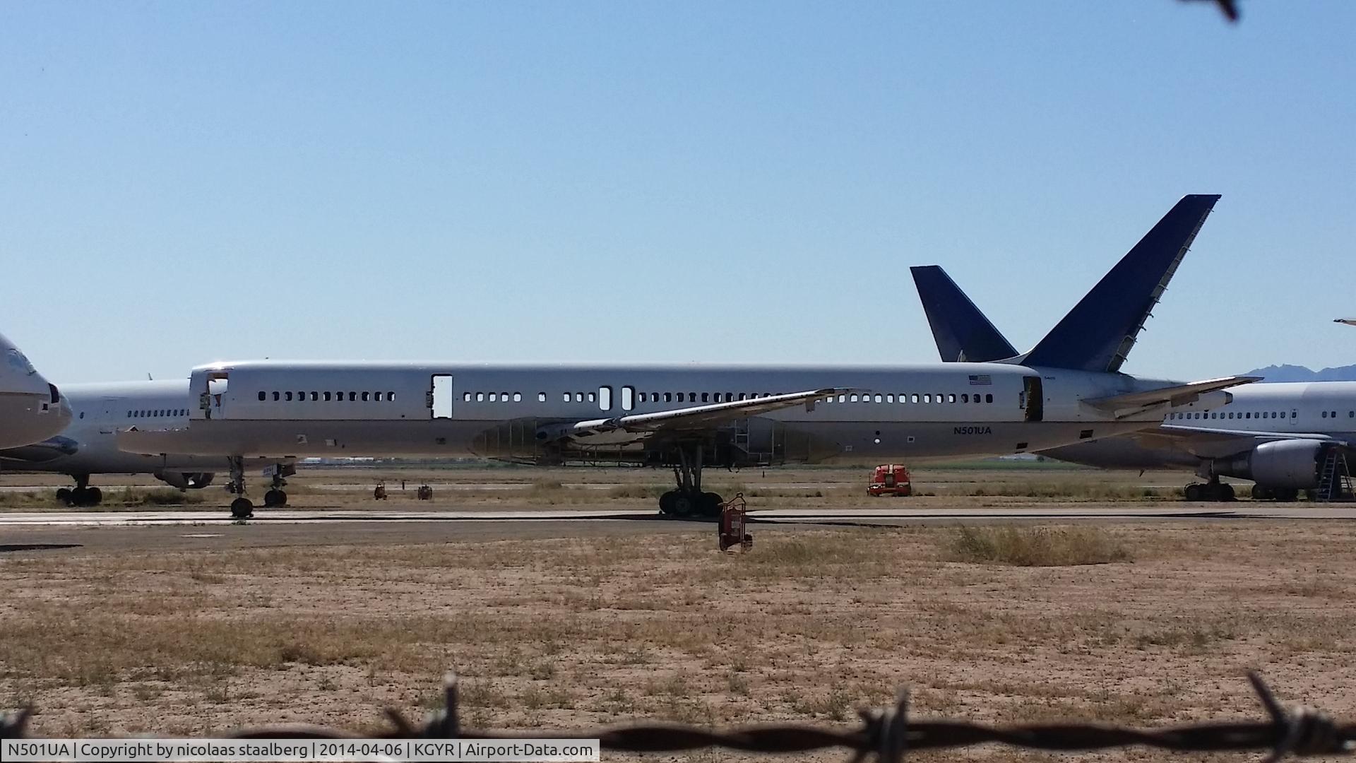 N501UA, 1989 Boeing 757-222 C/N 24622, Slowly disappearing....