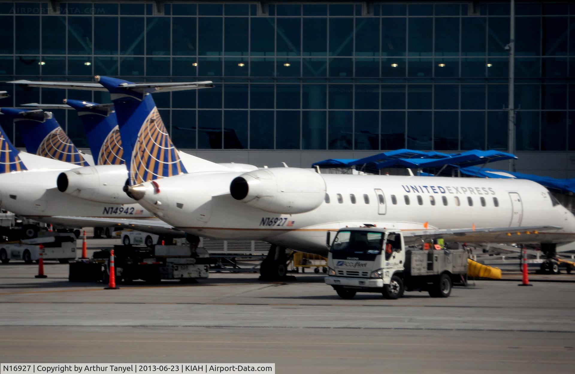 N16927, 1996 Embraer EMB-145EP (ERJ-145EP) C/N 145006, On tarmac @ KIAH
