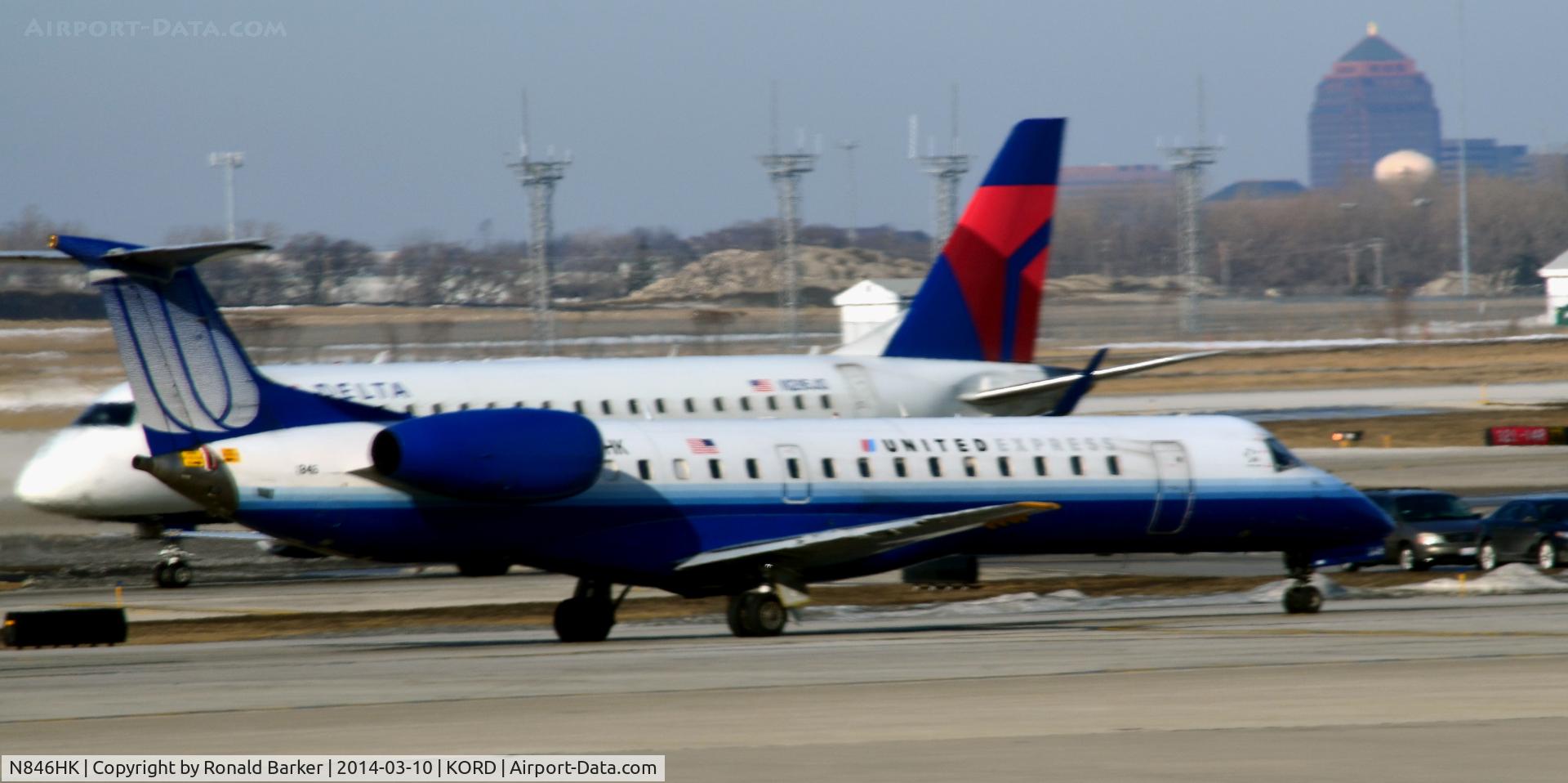 N846HK, 2004 Embraer ERJ-145LR (EMB-145LR) C/N 14500855, Taxi Chicago