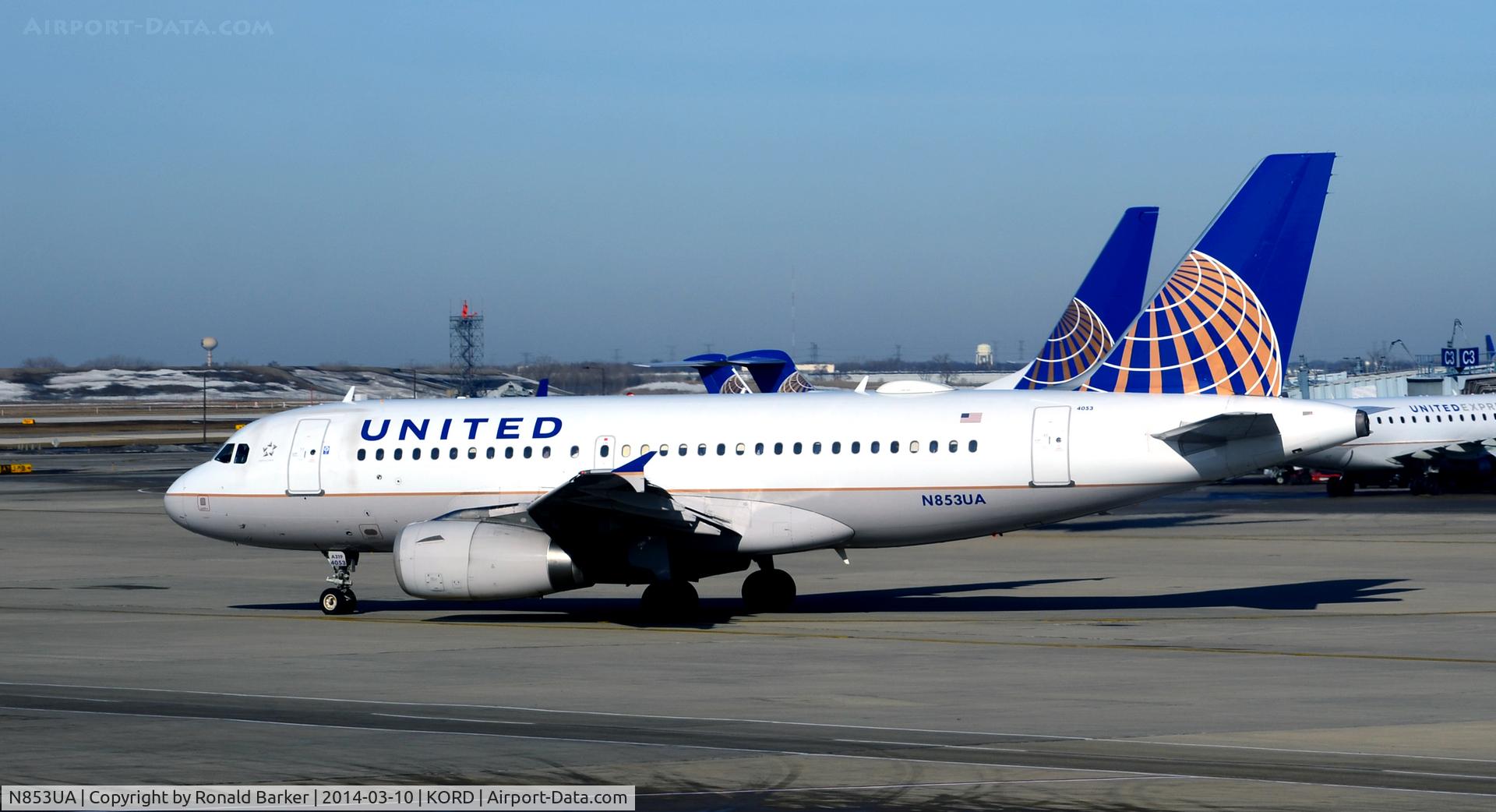 N853UA, 2002 Airbus A319-131 C/N 1688, Taxi Chicago