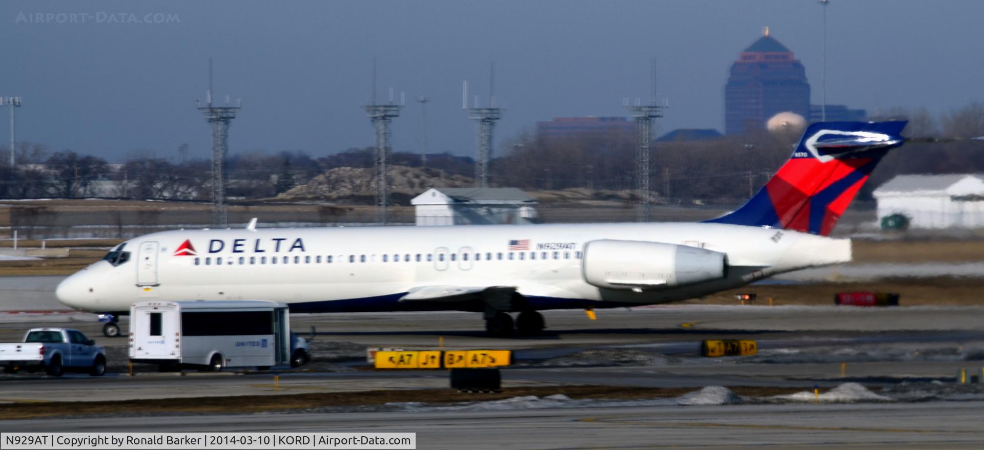 N929AT, 2000 Boeing 717-200 C/N 55075, Former AirTran Taxi in Chicago