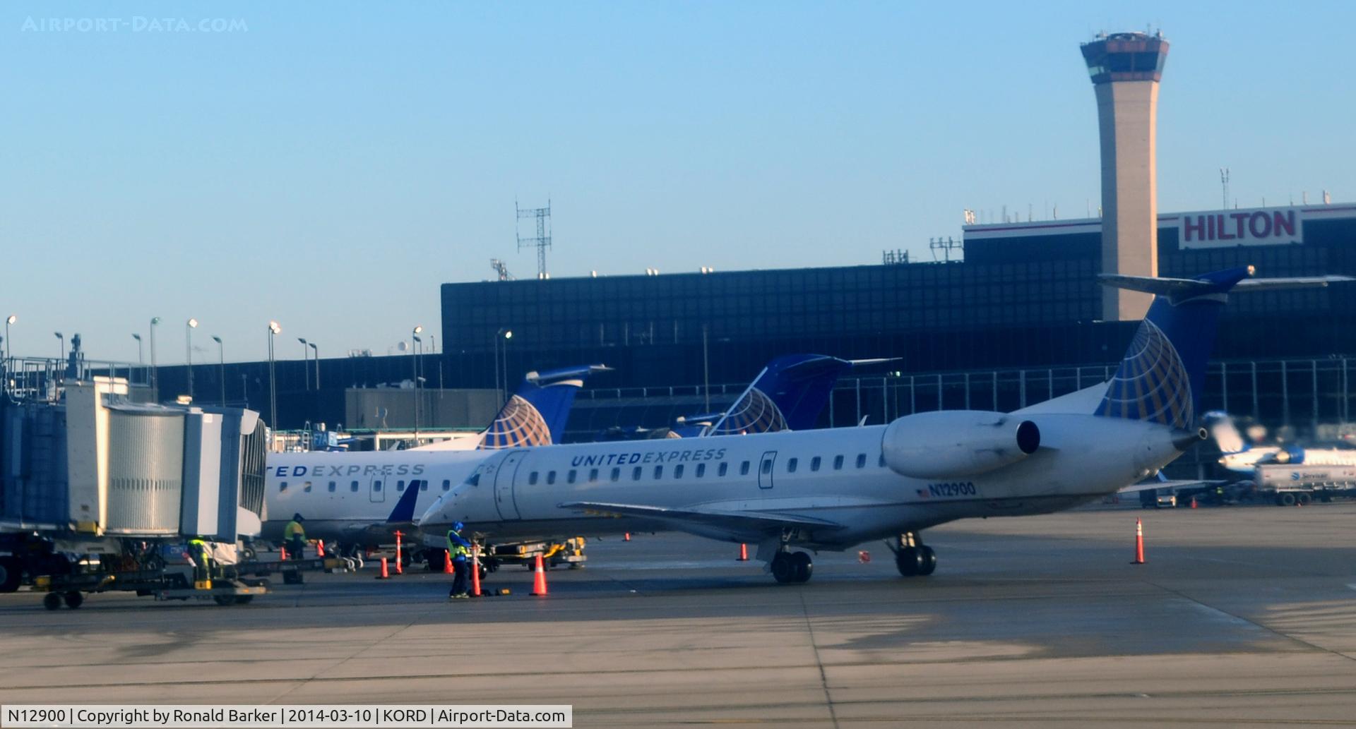 N12900, 2001 Embraer ERJ-145LR (EMB-145LR) C/N 145511, At the gate Chicago