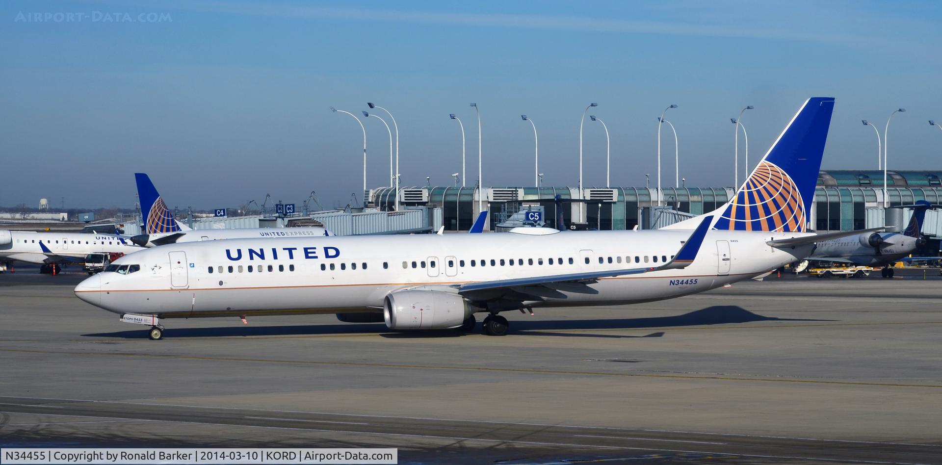 N34455, 2012 Boeing 737-924/ER C/N 41743, Taxi Chicago