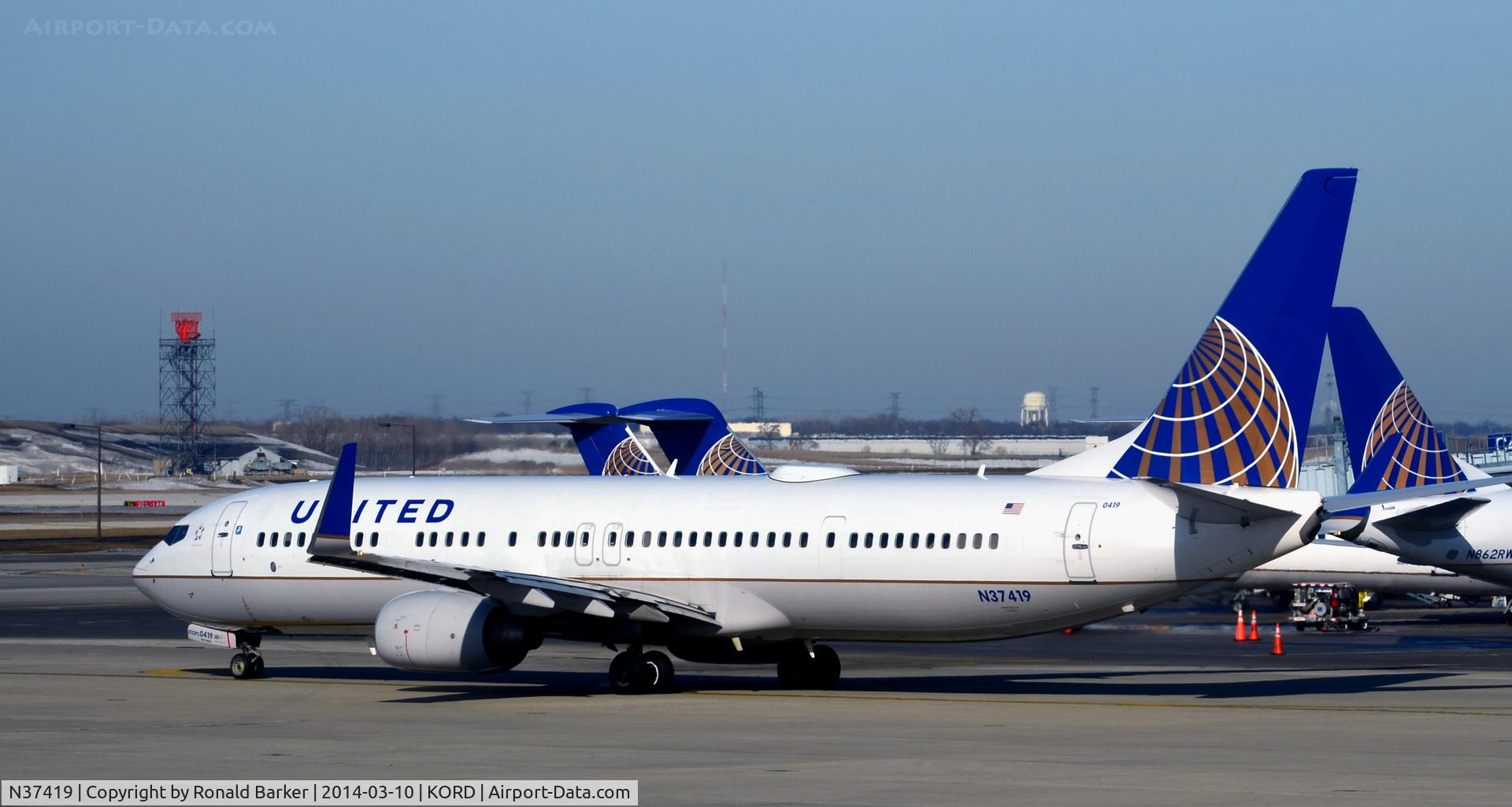 N37419, 2008 Boeing 737-924/ER C/N 31666, Taxi Chicago