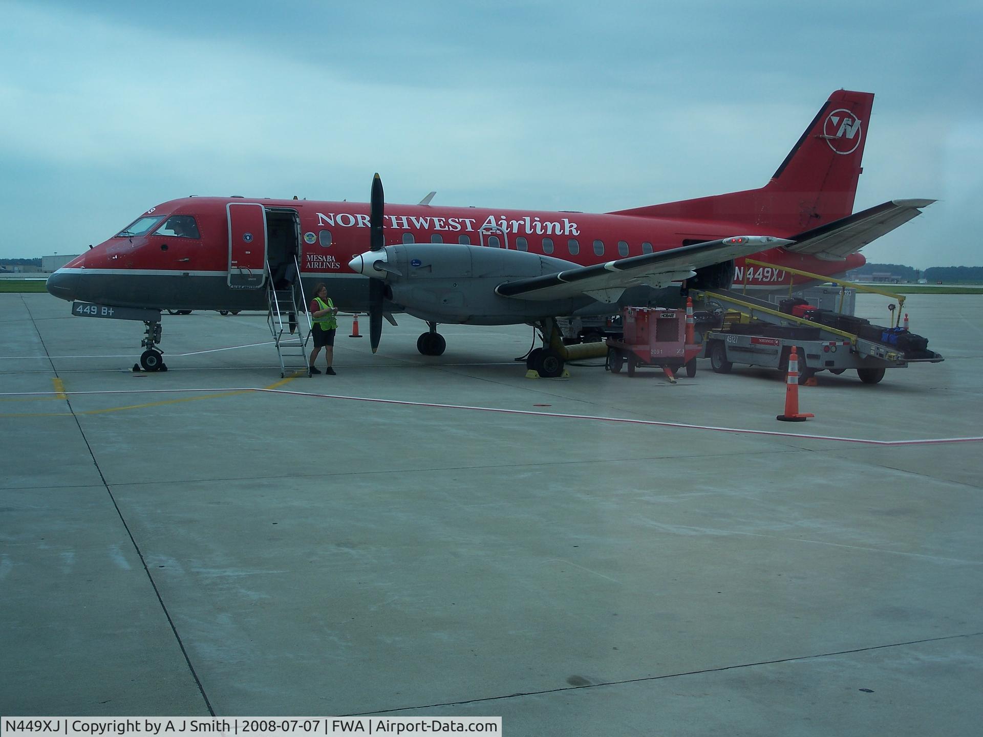 N449XJ, 1998 Saab 340B C/N 340B-449, On the runway at Fort Wayne, IN