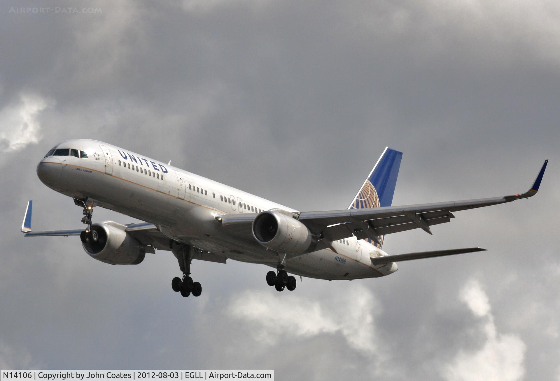 N14106, 1994 Boeing 757-224 C/N 27296, Approach to 27R