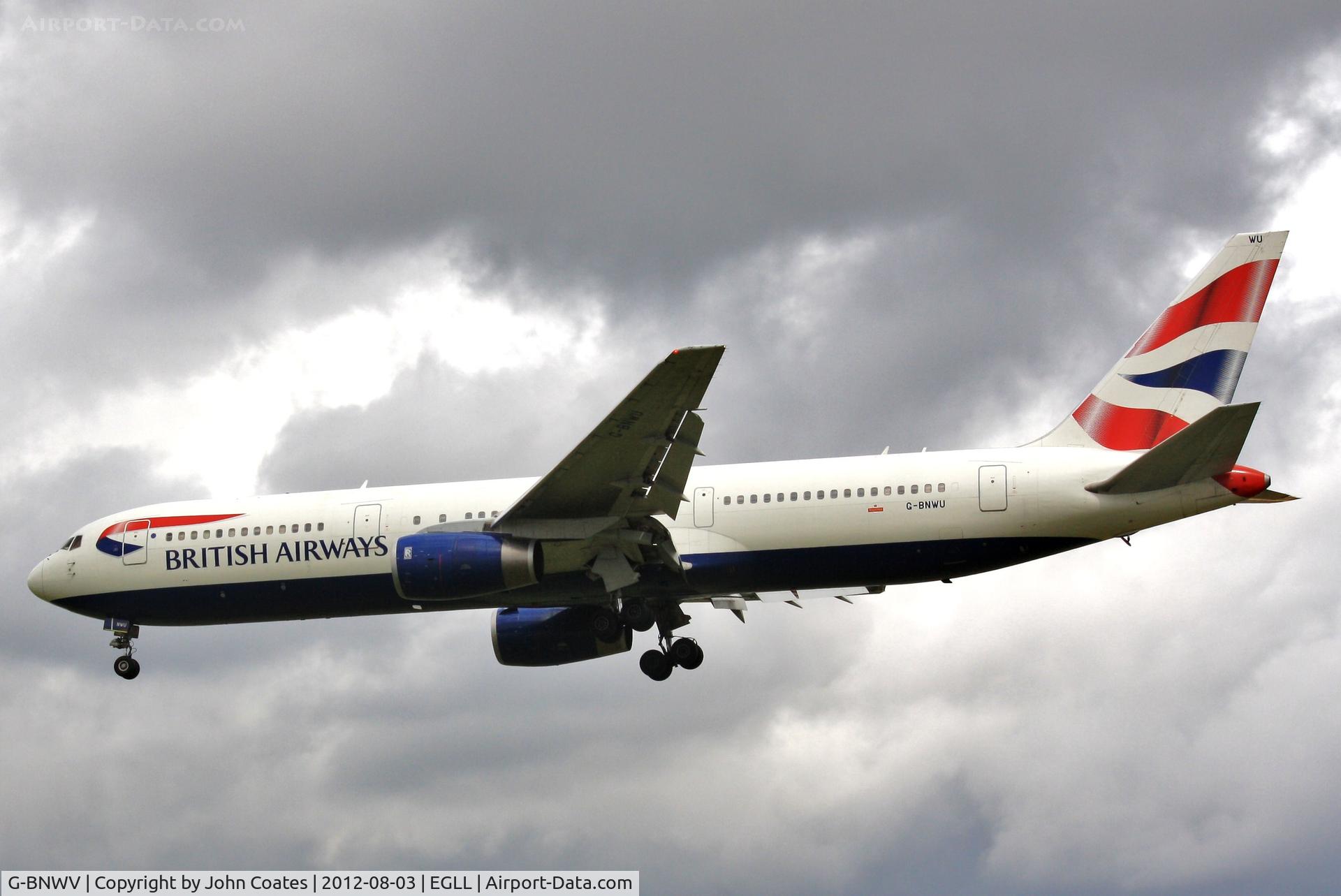 G-BNWV, 1993 Boeing 767-336 C/N 27140, Finals to 27R