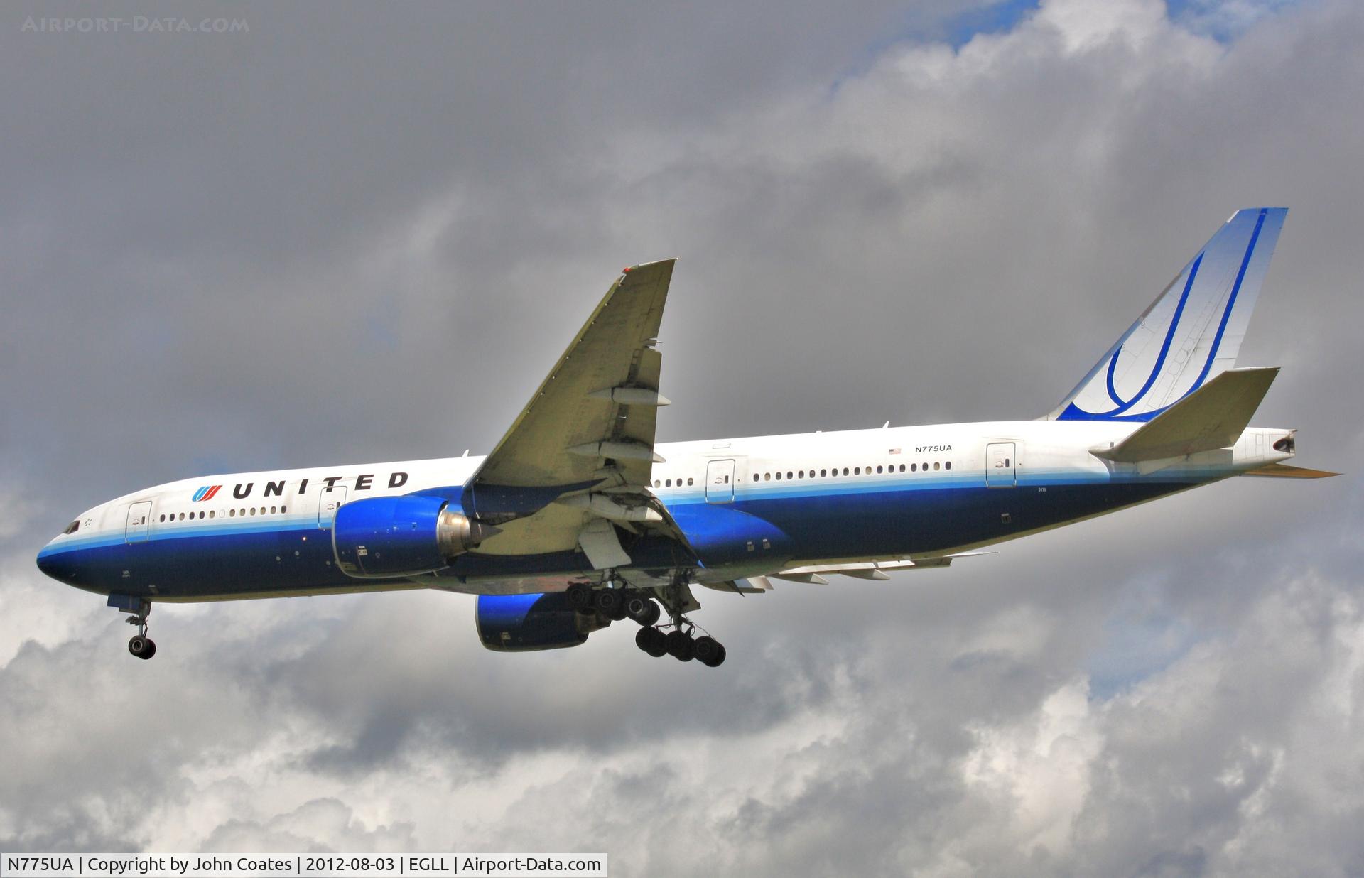 N775UA, 1995 Boeing 777-222 C/N 26947, Finals to 27R