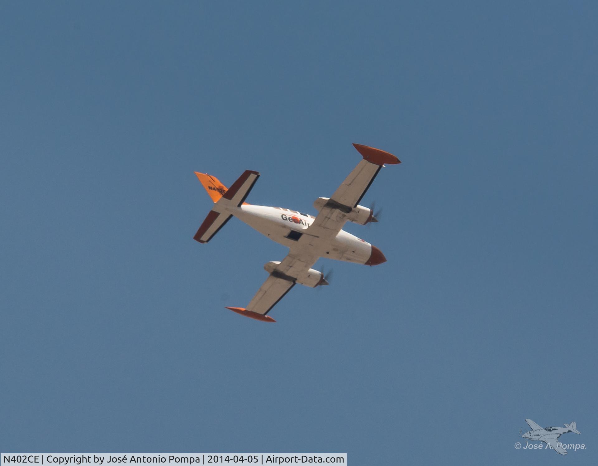 N402CE, 1973 Cessna 402B Utiliner C/N 402B0364, Over Tlalnepantla, México.