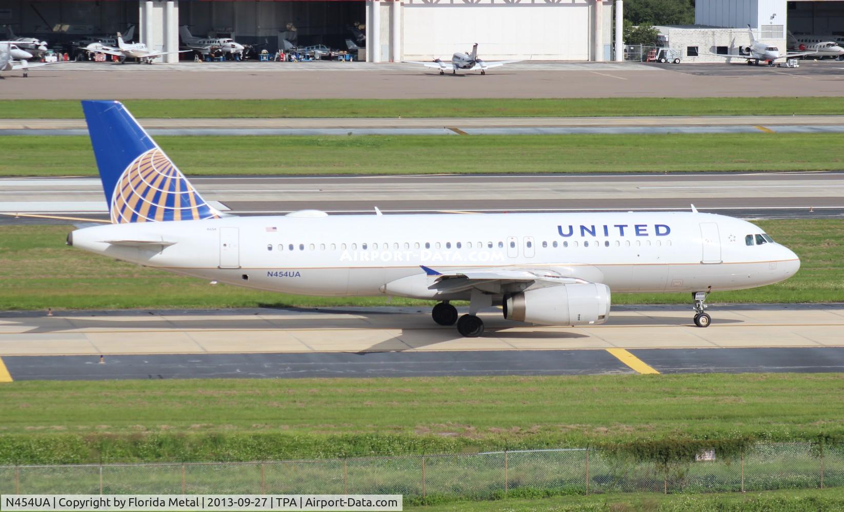 N454UA, 1999 Airbus A320-232 C/N 1104, United A320
