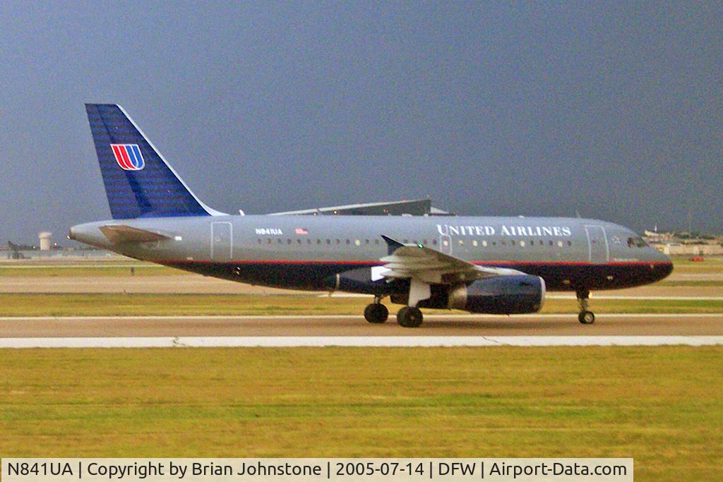 N841UA, 2001 Airbus A319-131 C/N 1545, N841UA A319-131 DFW 14.7.05