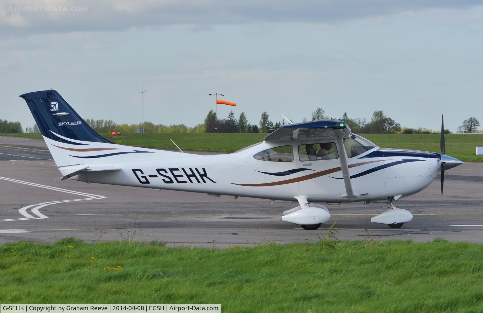 G-SEHK, 2008 Cessna 182T Skylane C/N 18282132, About to depart.