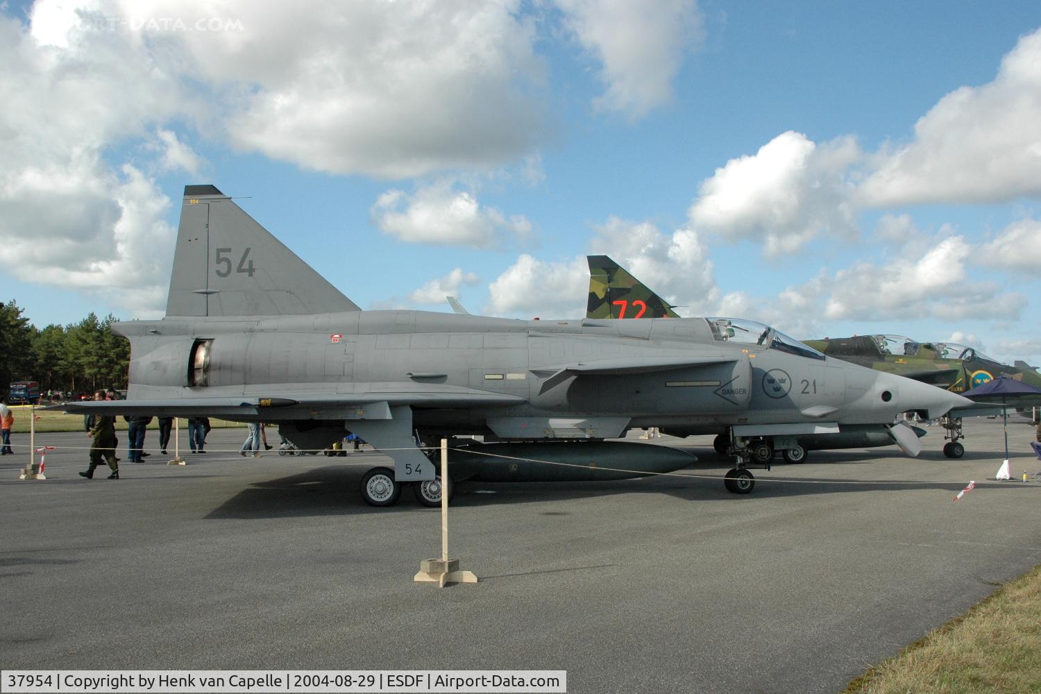 37954, Saab AJSF 37 Viggen C/N 37954, Saab AJSF37 Viggen reconaissance fighter of the Swedish Air Force at Ronneby Air Base, Sweden.