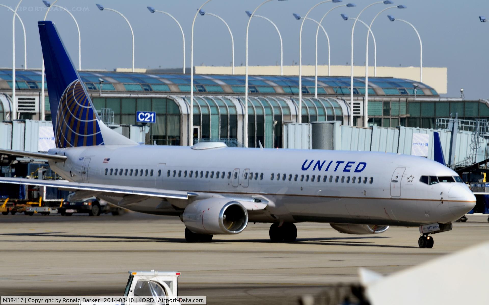 N38417, 2008 Boeing 737-924/ER C/N 31665, Taxi Chicago