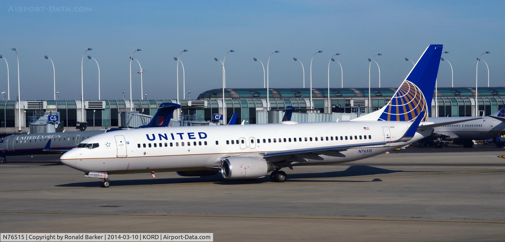 N76515, 2008 Boeing 737-824 C/N 31623, Taxi Chicago