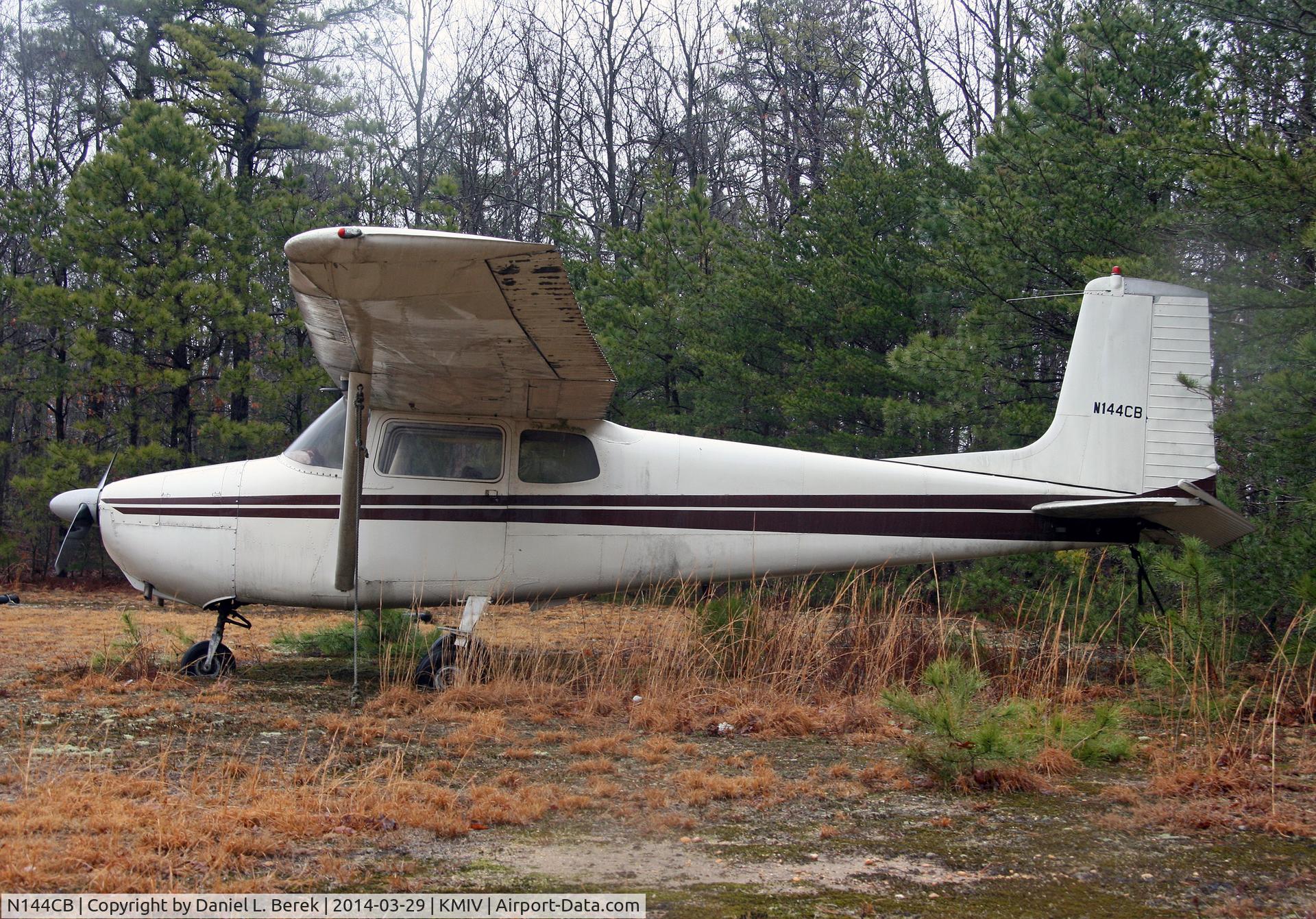 N144CB, 1956 Cessna 172 C/N 28410, Sad to see such a classic aircraft languish like this...