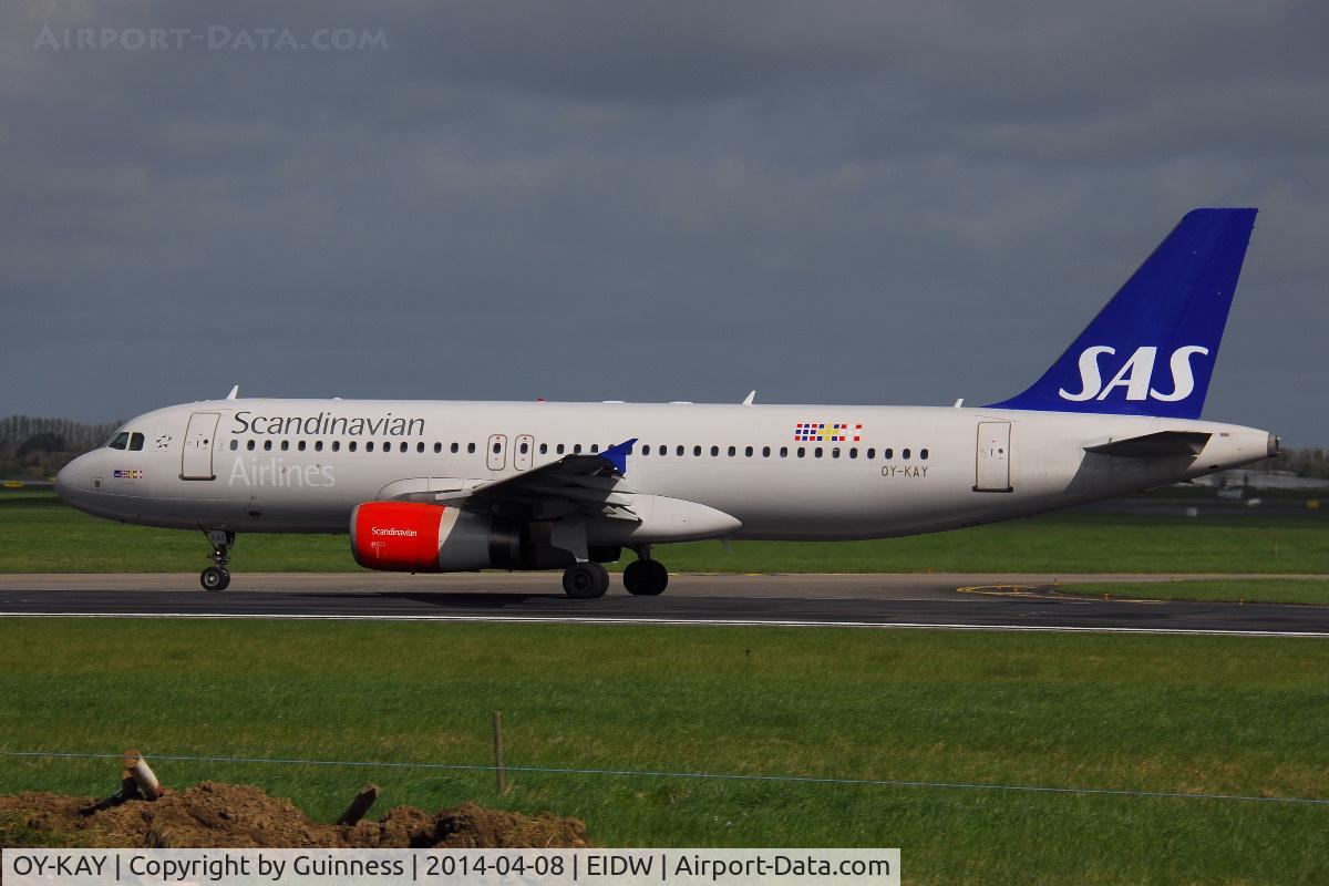 OY-KAY, 2006 Airbus A320-232 C/N 2856, departing on the morning service to Copenhagen.
