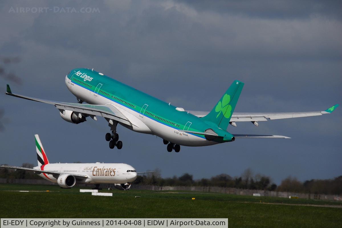 EI-EDY, 2009 Airbus A330-302 C/N 1025, EI121 to Chicago O'Hare gets airborne from runway 28 at Dublin.