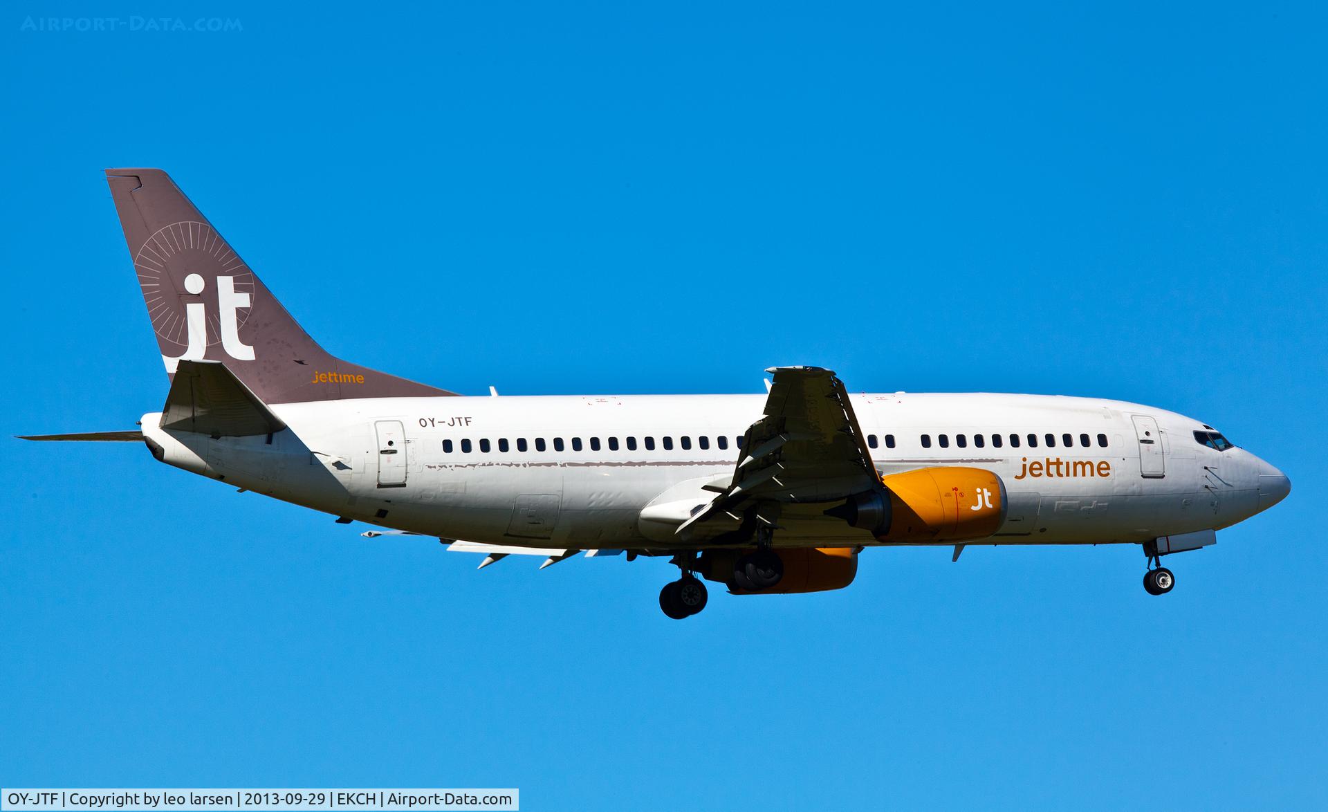 OY-JTF, 1988 Boeing 737-382/F C/N 24364, Copenhagen Kastrup 29.9.13
