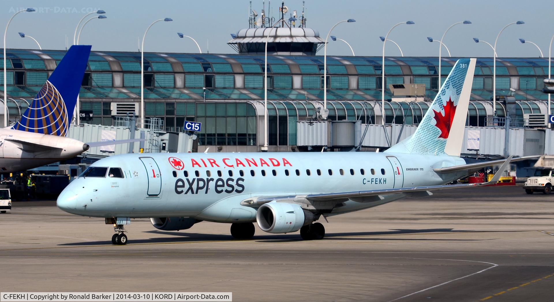 C-FEKH, 2005 Embraer 175SU (ERJ-170-200SU) C/N 17000102, Taxi Chicago