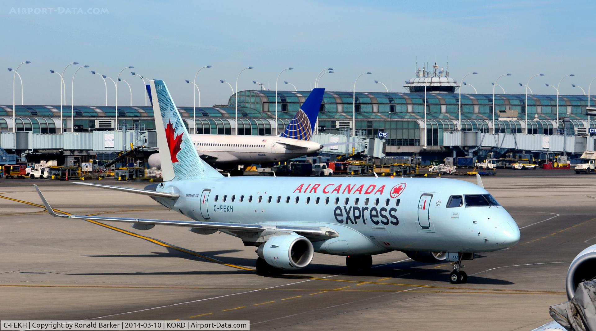 C-FEKH, 2005 Embraer 175SU (ERJ-170-200SU) C/N 17000102, Taxi Chicago