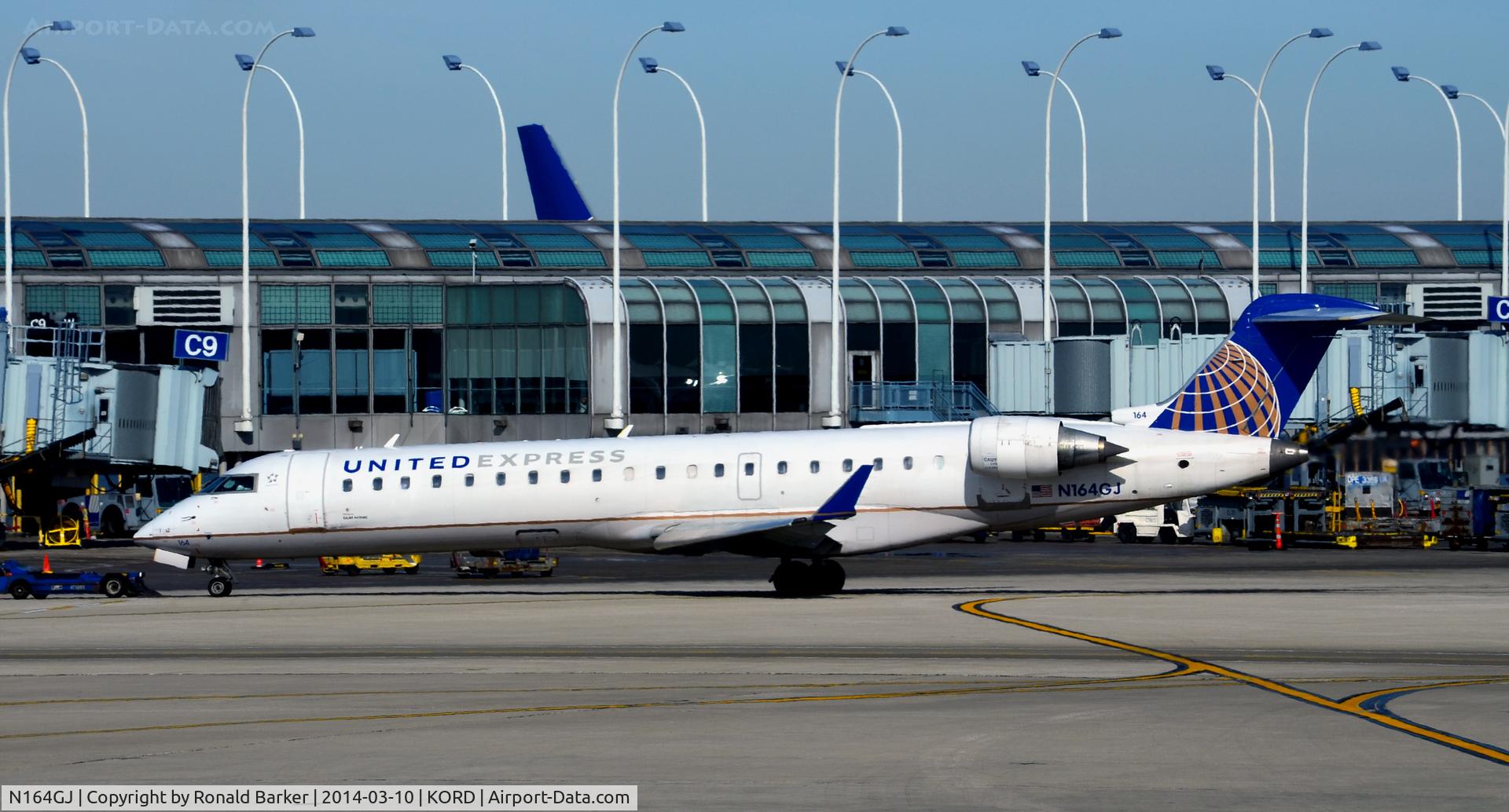 N164GJ, 2006 Bombardier CRJ-702 (CL-600-2C10) Regional Jet C/N 10256, Taxi Chicago