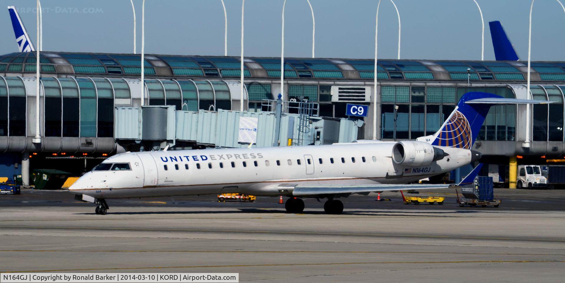 N164GJ, 2006 Bombardier CRJ-702 (CL-600-2C10) Regional Jet C/N 10256, Taxi Chicago